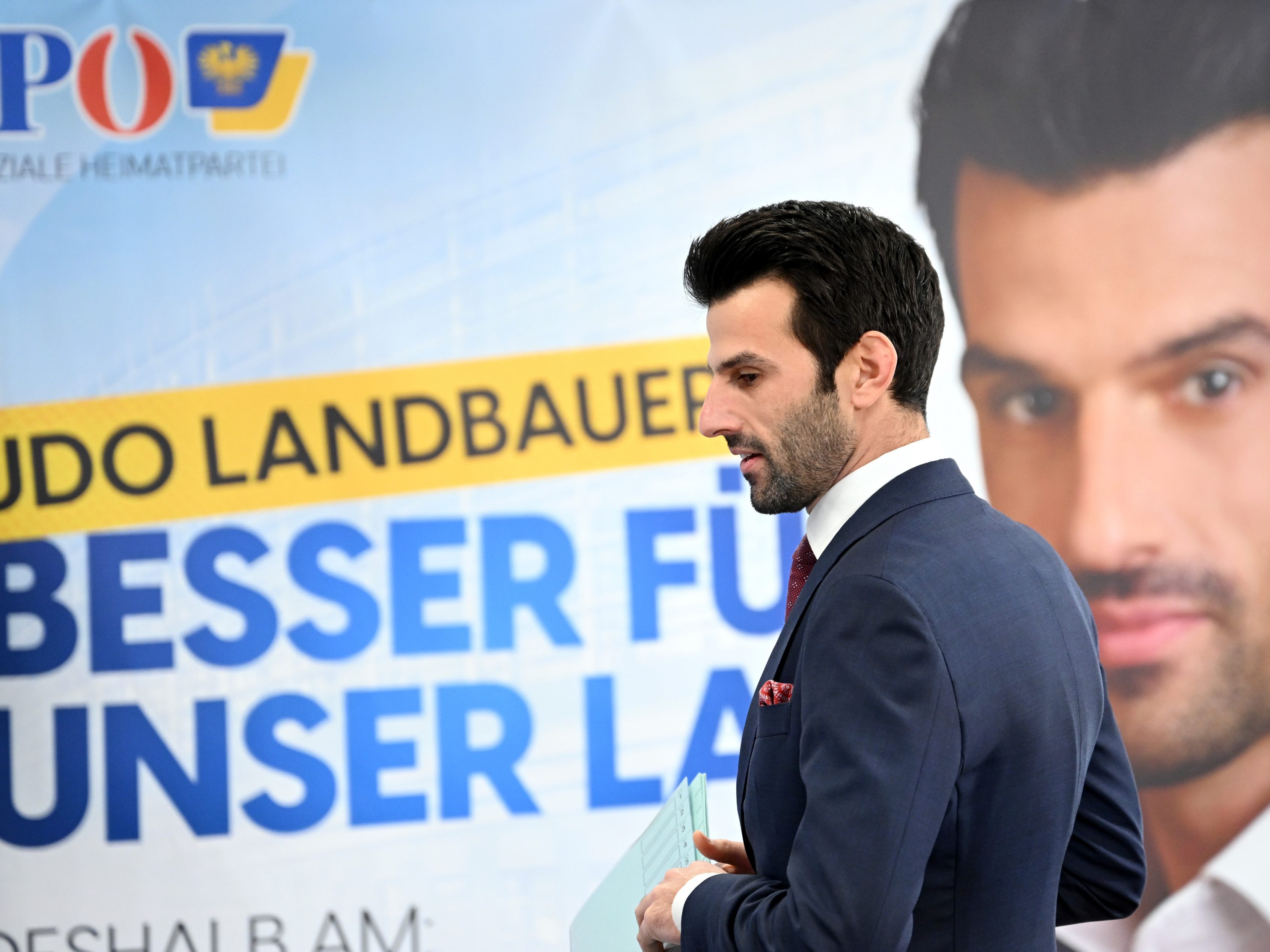 Die FPÖ präsentierte ihre zweite Plakatwelle zur NÖ-Wahl mit Udo Landbauer.