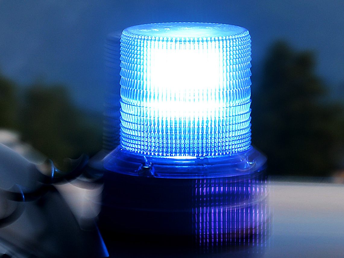 Nach einem Unfall mit Fahrerflucht in Mäder sucht die Polizei nach Zeugen. Nach einem Unfall mit Fahrerflucht in Mäder sucht die Polizei nach Zeugen.