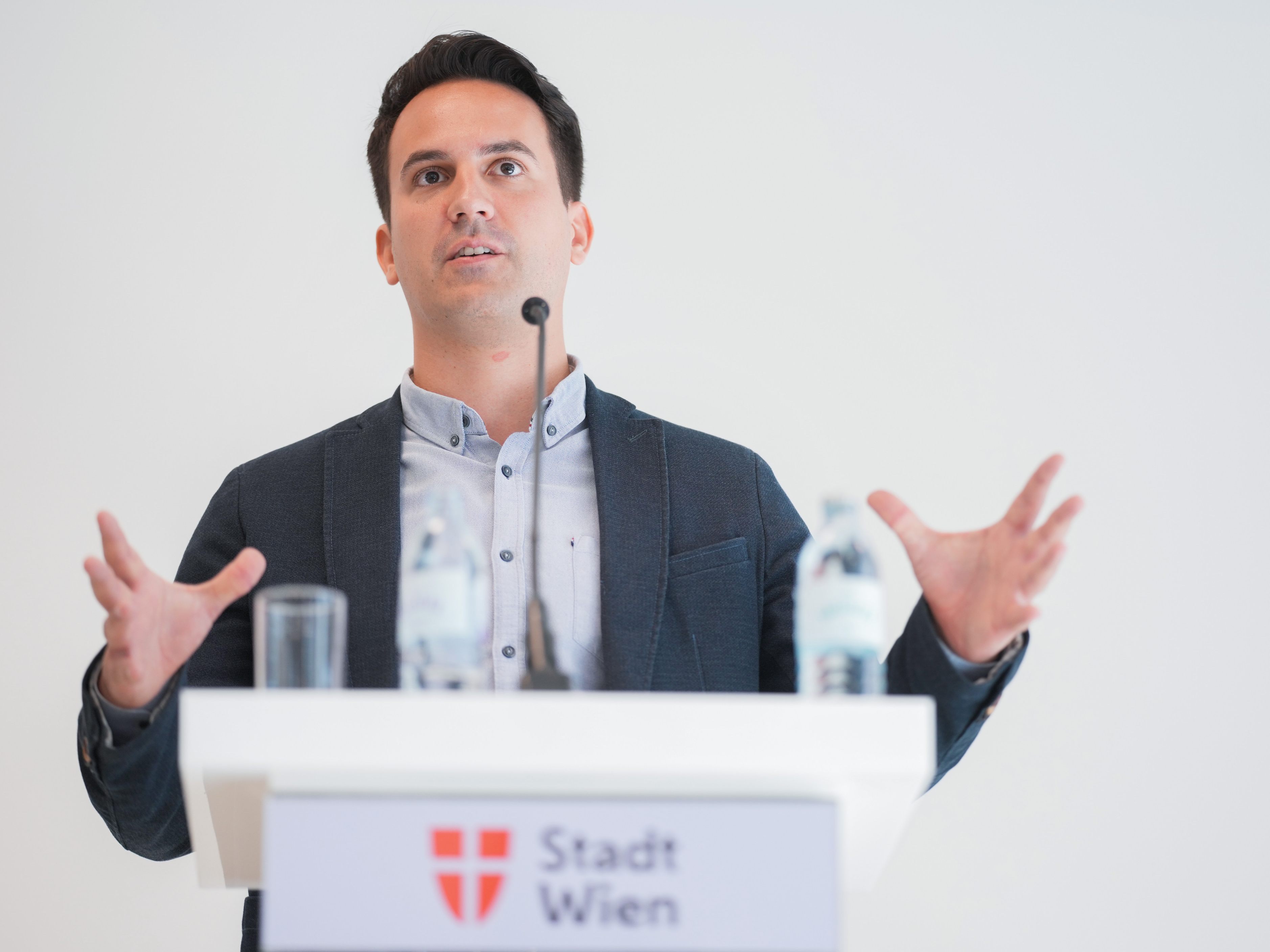 Einen Live-Stream zur Pressekonferenz, bei der es unter anderem um Neuerungen in Wiener Kindergärten geht, gibt es auf VIENNA.at.