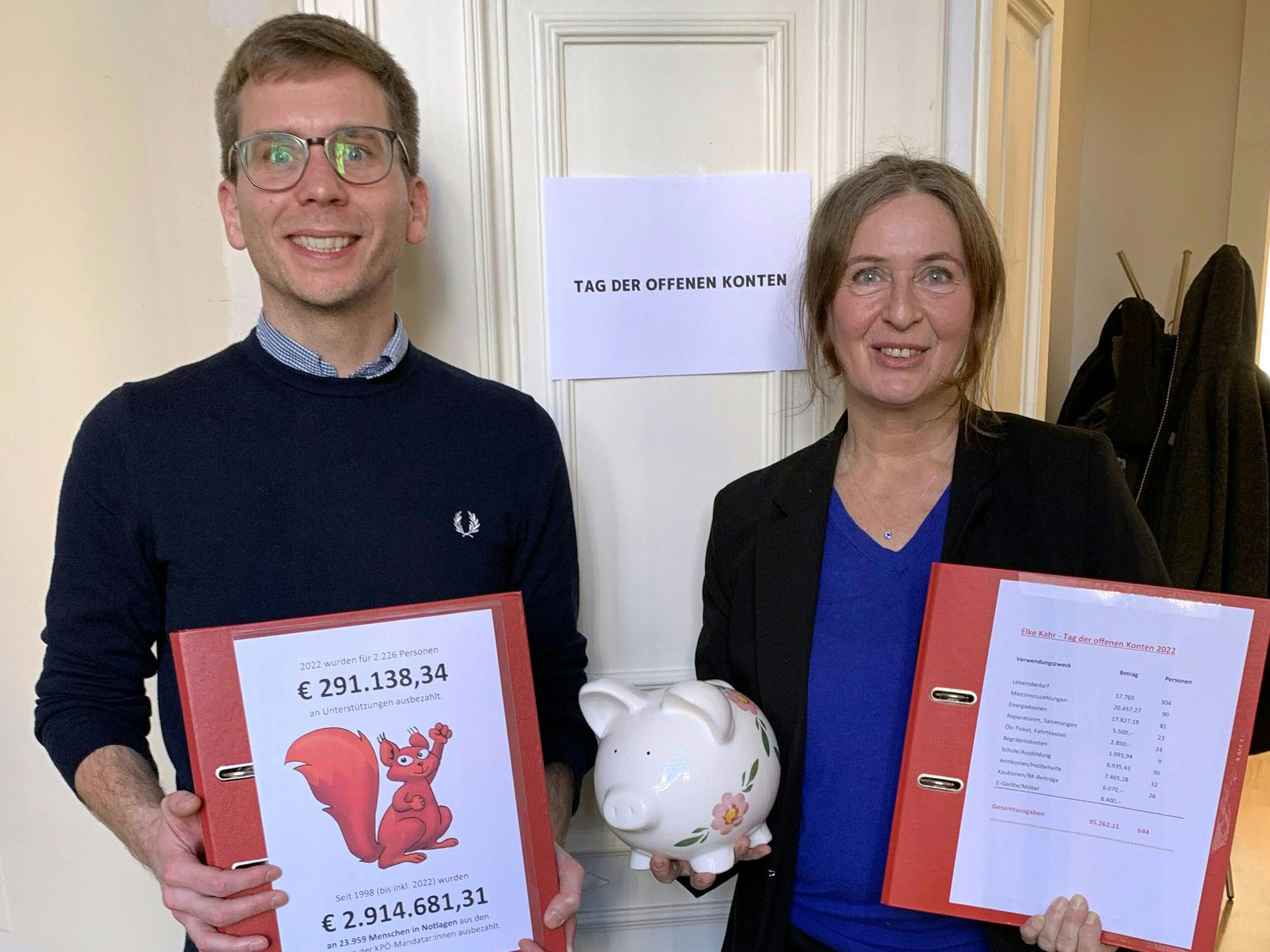 Steirische KPÖ vergab 2022 gut 291.000 Euro an Bedürftige. Steirische KPÖ vergab 2022 gut 291.000 Euro an Bedürftige.
