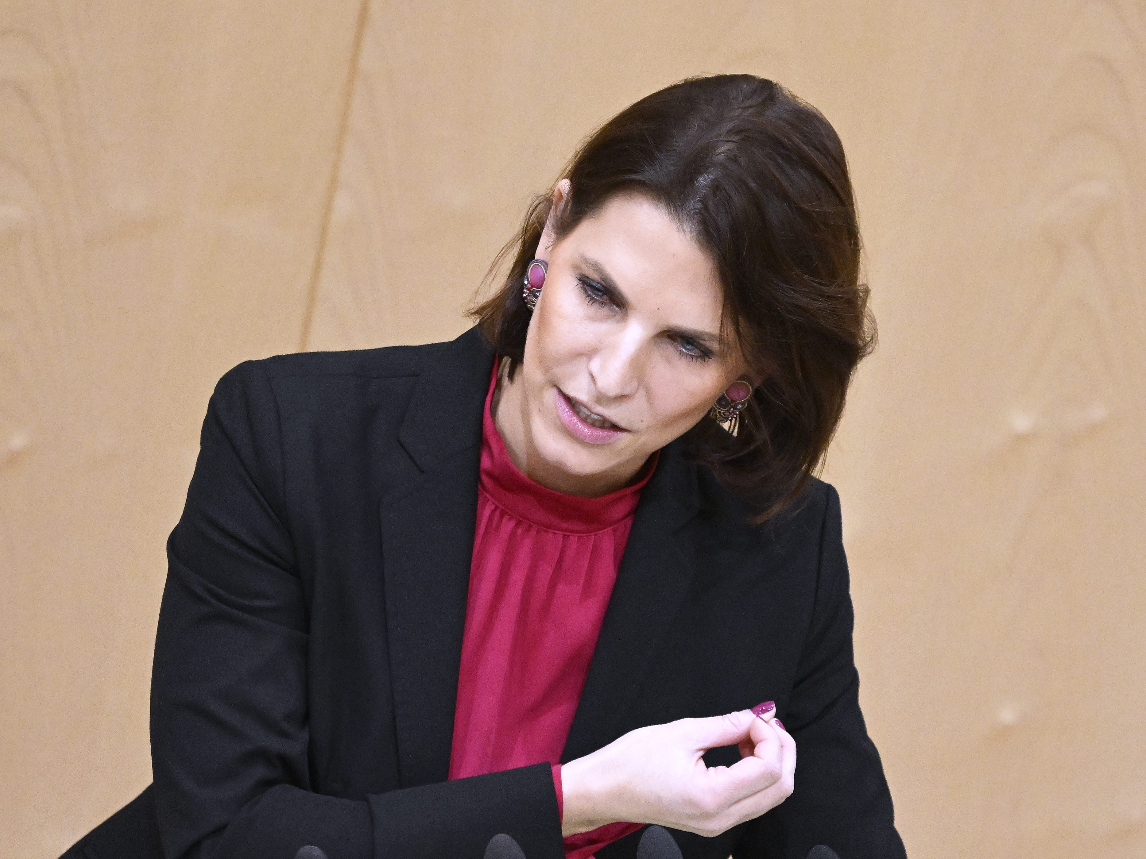 Europaministerin Karoline Edstadler pocht auf Registrierungen bei Migration über Ungarn. Europaministerin Karoline Edstadler pocht auf Registrierungen bei Migration über Ungarn.