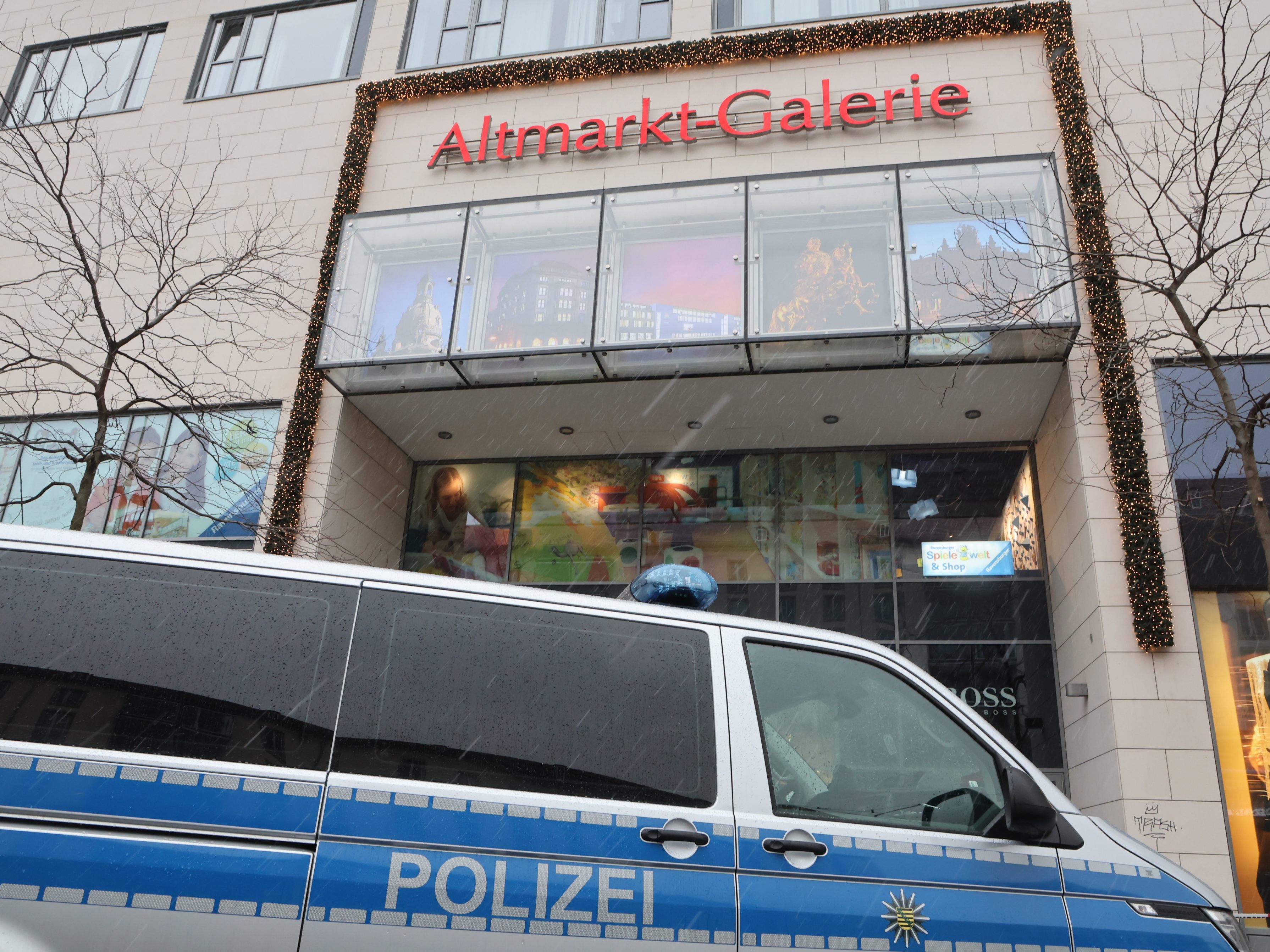 Beim Zugriff einer Spezialeinheit der Polizei, wurde der Geiselnehmer in Dresden tödlich verletzt.