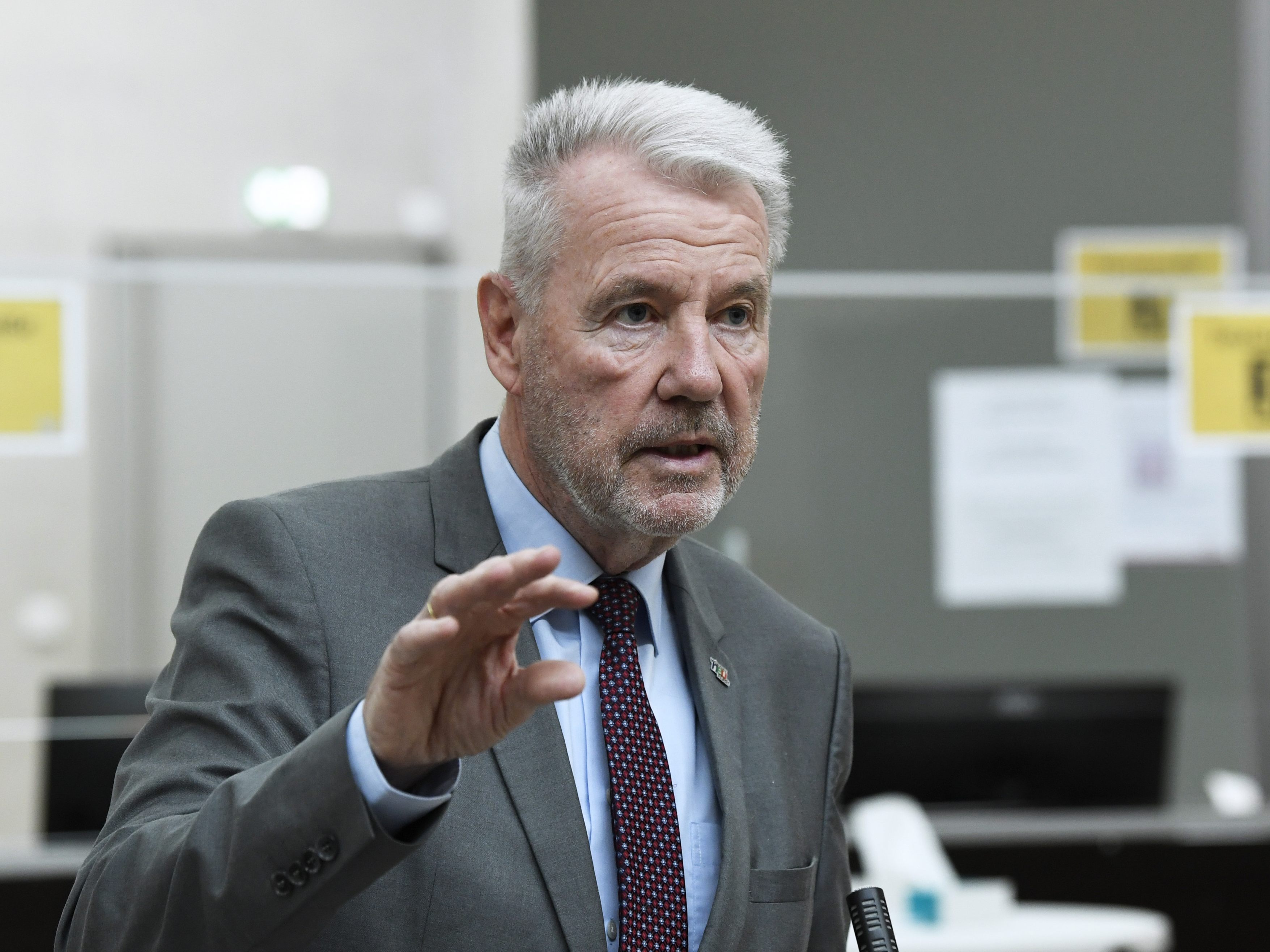 Laut Klaus Schneeberger braucht es in der Politik wieder mehr Respekt. Laut Klaus Schneeberger braucht es in der Politik wieder mehr Respekt.