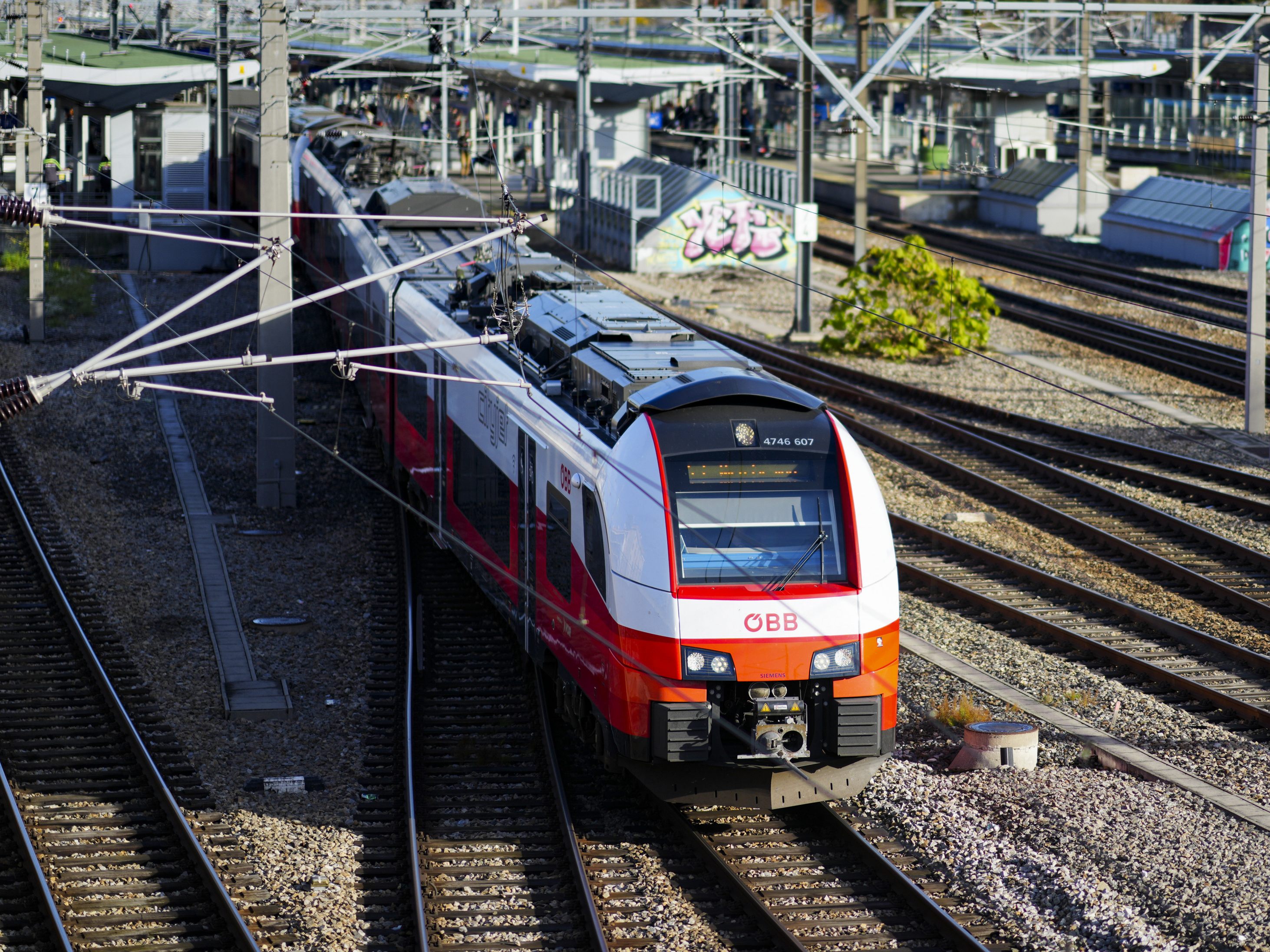 Die Gewerkschaftsmitglieder stimmten dem Eisenbahner-KV mehrheitlich zu. Die Gewerkschaftsmitglieder stimmten dem Eisenbahner-KV mehrheitlich zu.