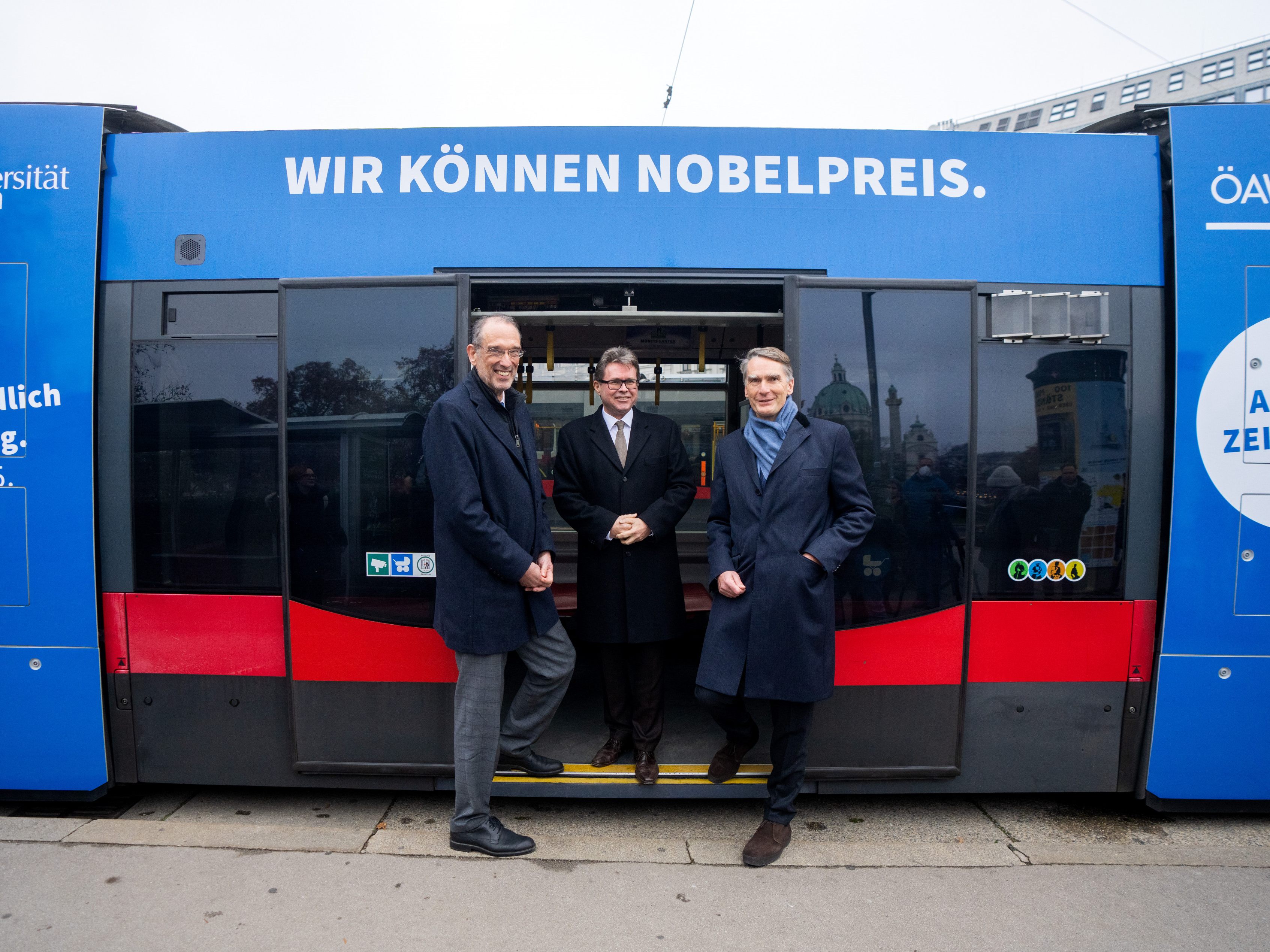 Anton Zeilinger wird mit Wiener "Nobelpreis-Bim" geehrt. Anton Zeilinger wird mit Wiener "Nobelpreis-Bim" geehrt.