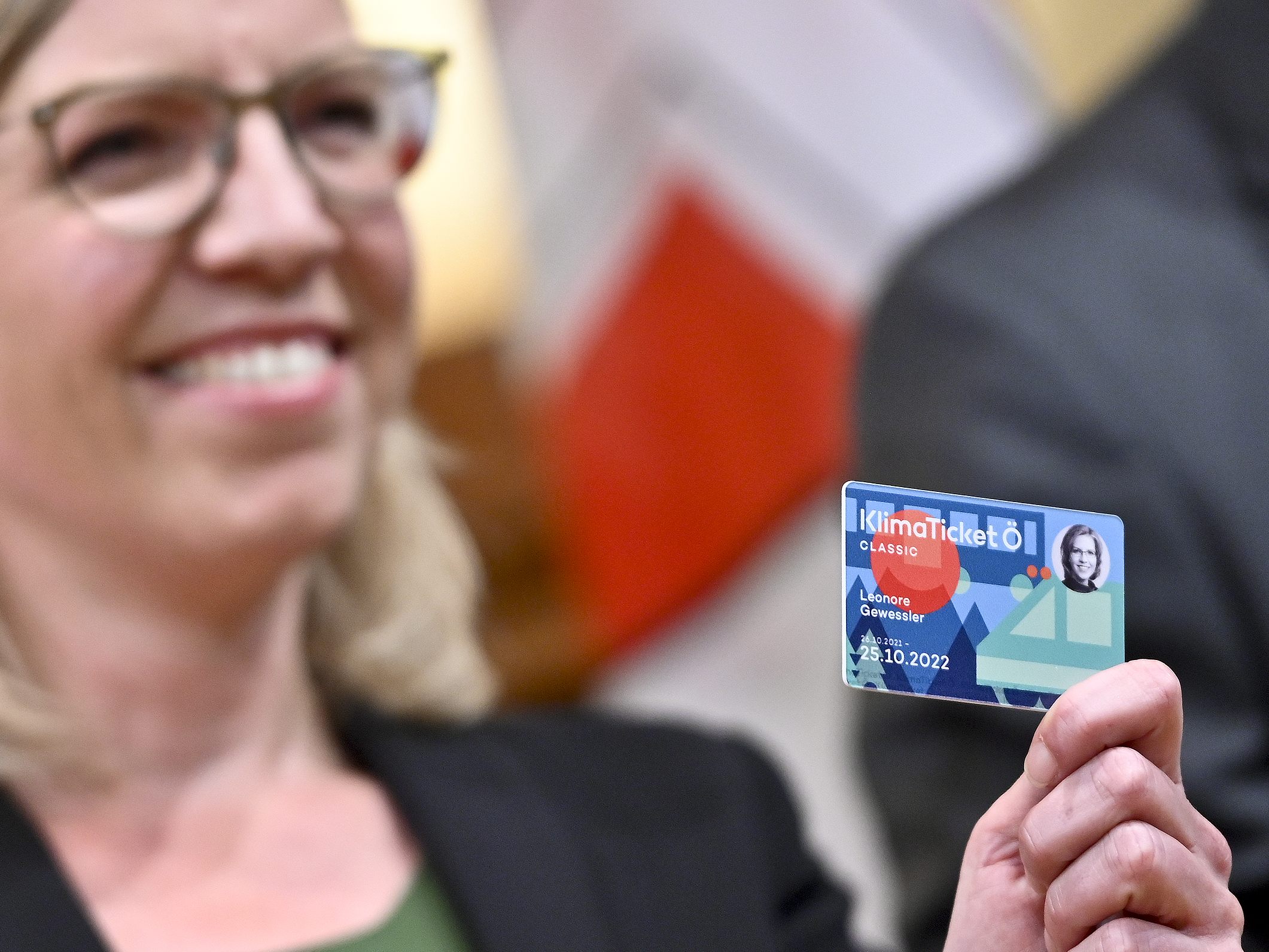 Klimaschutzministerin Leonore Gewessler (Grüne) lobt das Klimaticket als "tollen Erfolg". Klimaschutzministerin Leonore Gewessler (Grüne) lobt das Klimaticket als "tollen Erfolg".