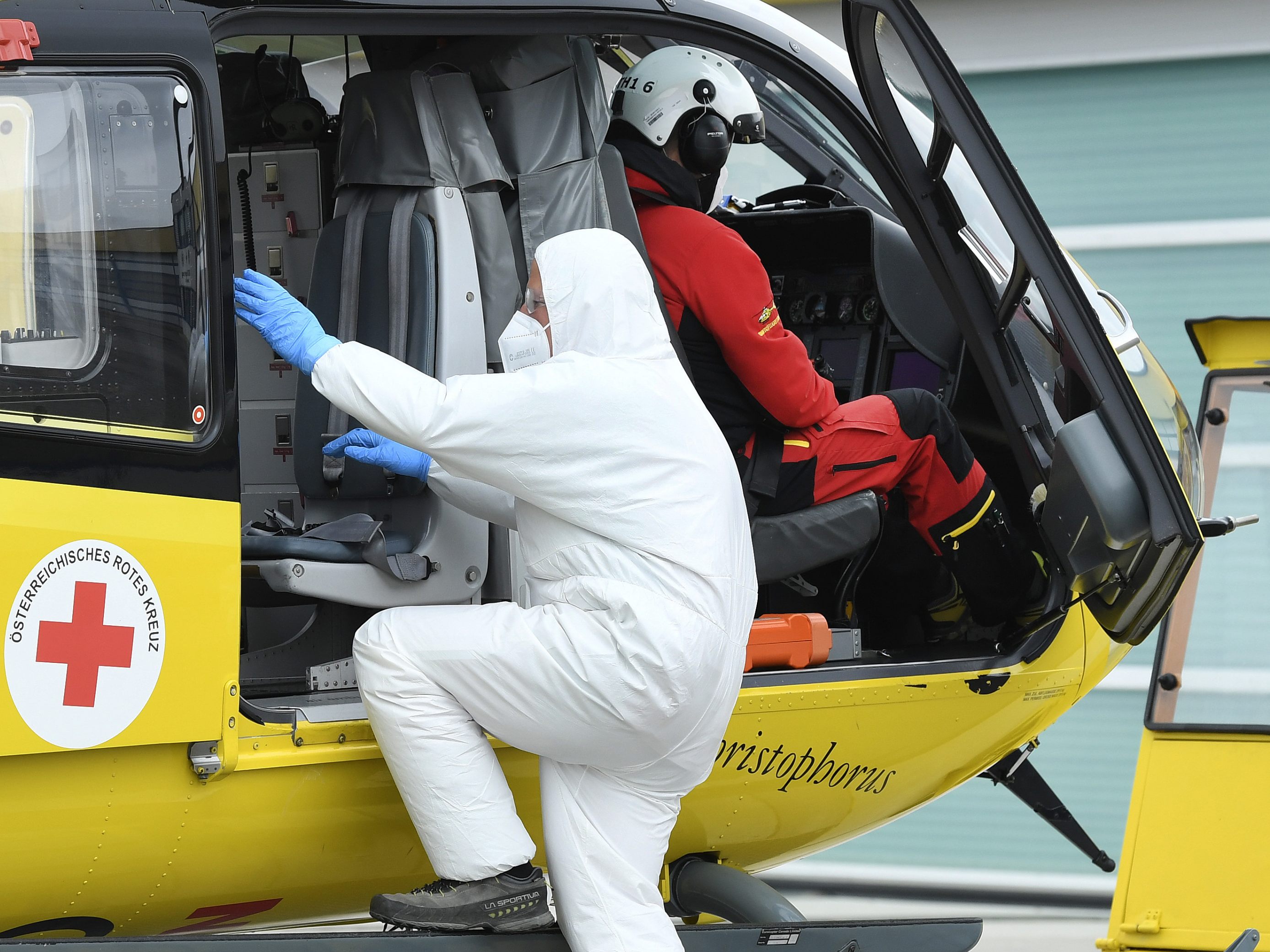 In Oberösterreich musste eine Frau nach einem Verkehrsunfall ins Krankenhaus geflogen werden. In Oberösterreich musste eine Frau nach einem Verkehrsunfall ins Krankenhaus geflogen werden.