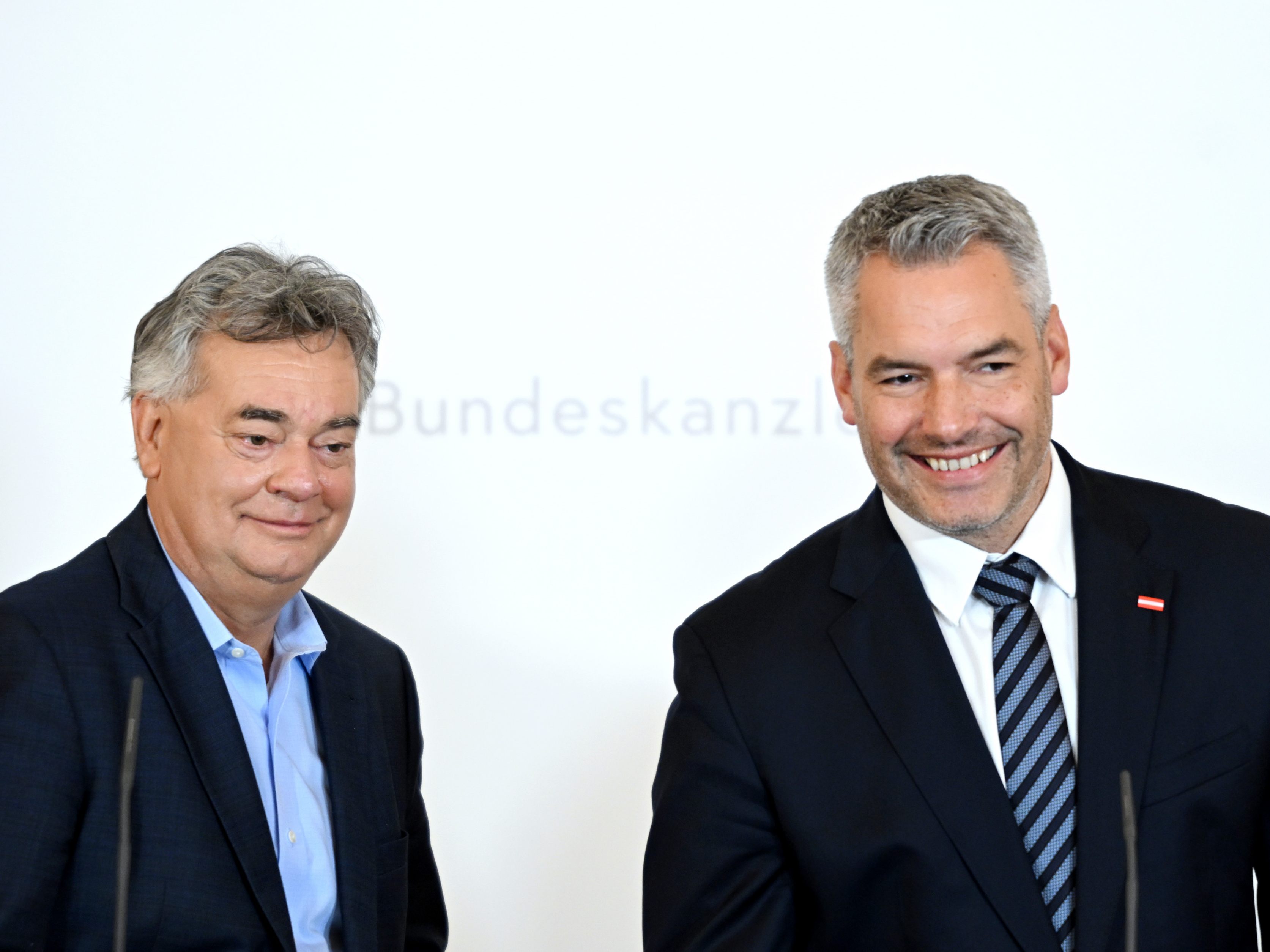 Vizekanzler Kogler und Bundeskanzler Nehammer.