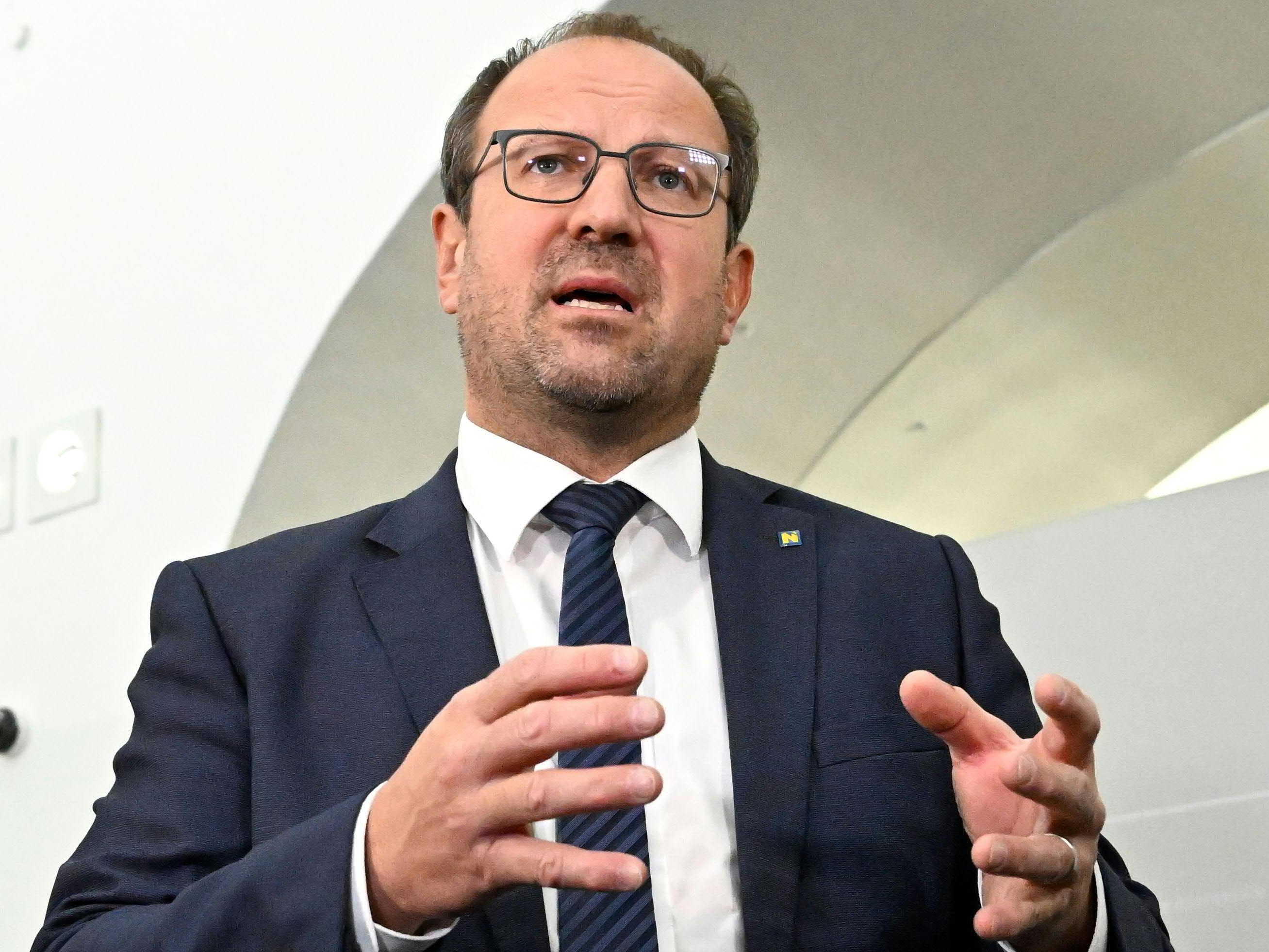 Landesgeschäftsführer ÖVP-NÖ Bernhard Ebner kündigte eine Runde mit allen Parteien über ein Fairnessabkommen an. Landesgeschäftsführer ÖVP-NÖ Bernhard Ebner kündigte eine Runde mit allen Parteien über ein Fairnessabkommen an.