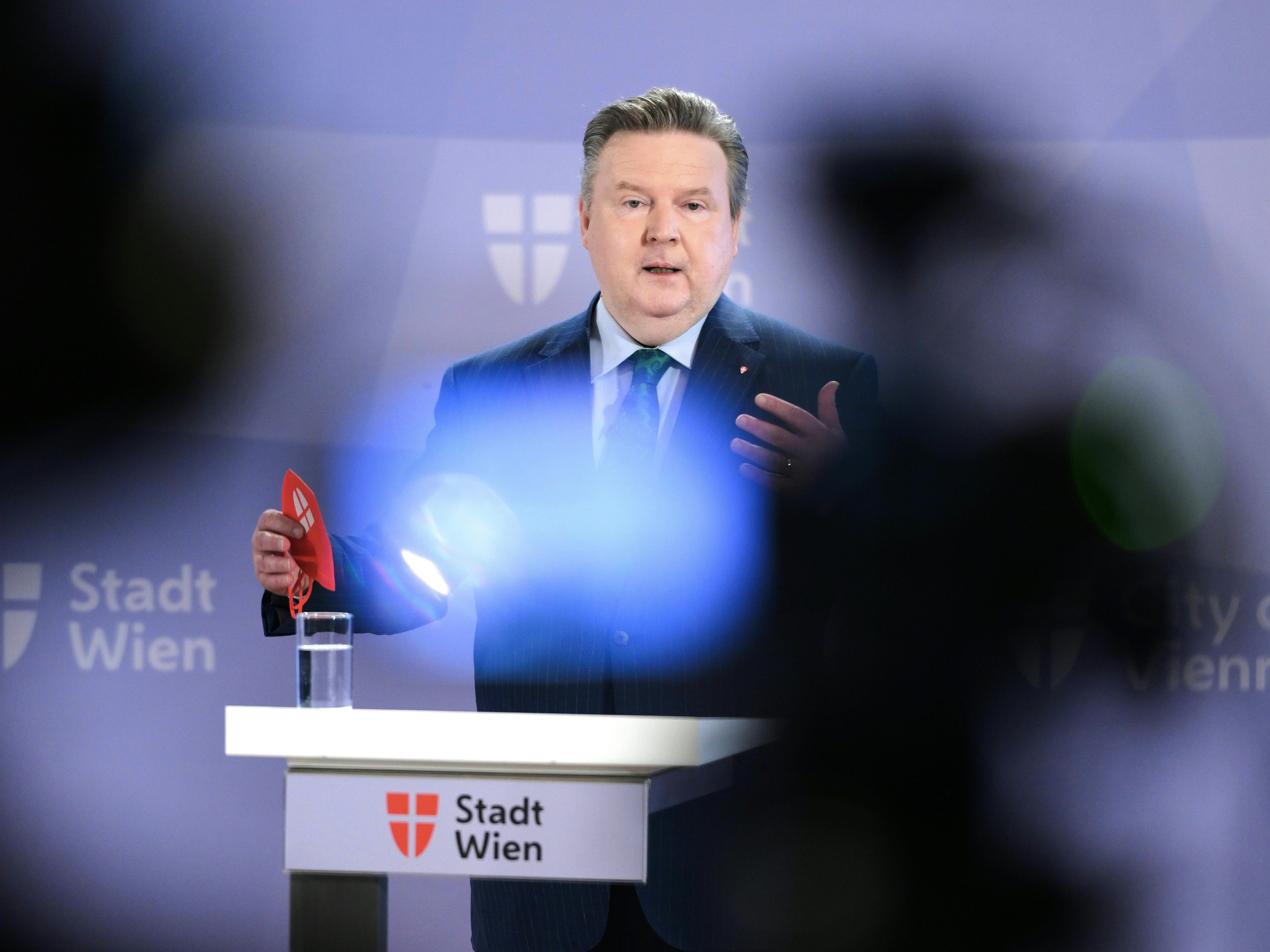 VIENNA.atInterview mit Michael Ludwig Klimaaktivisten, Maskenpflicht