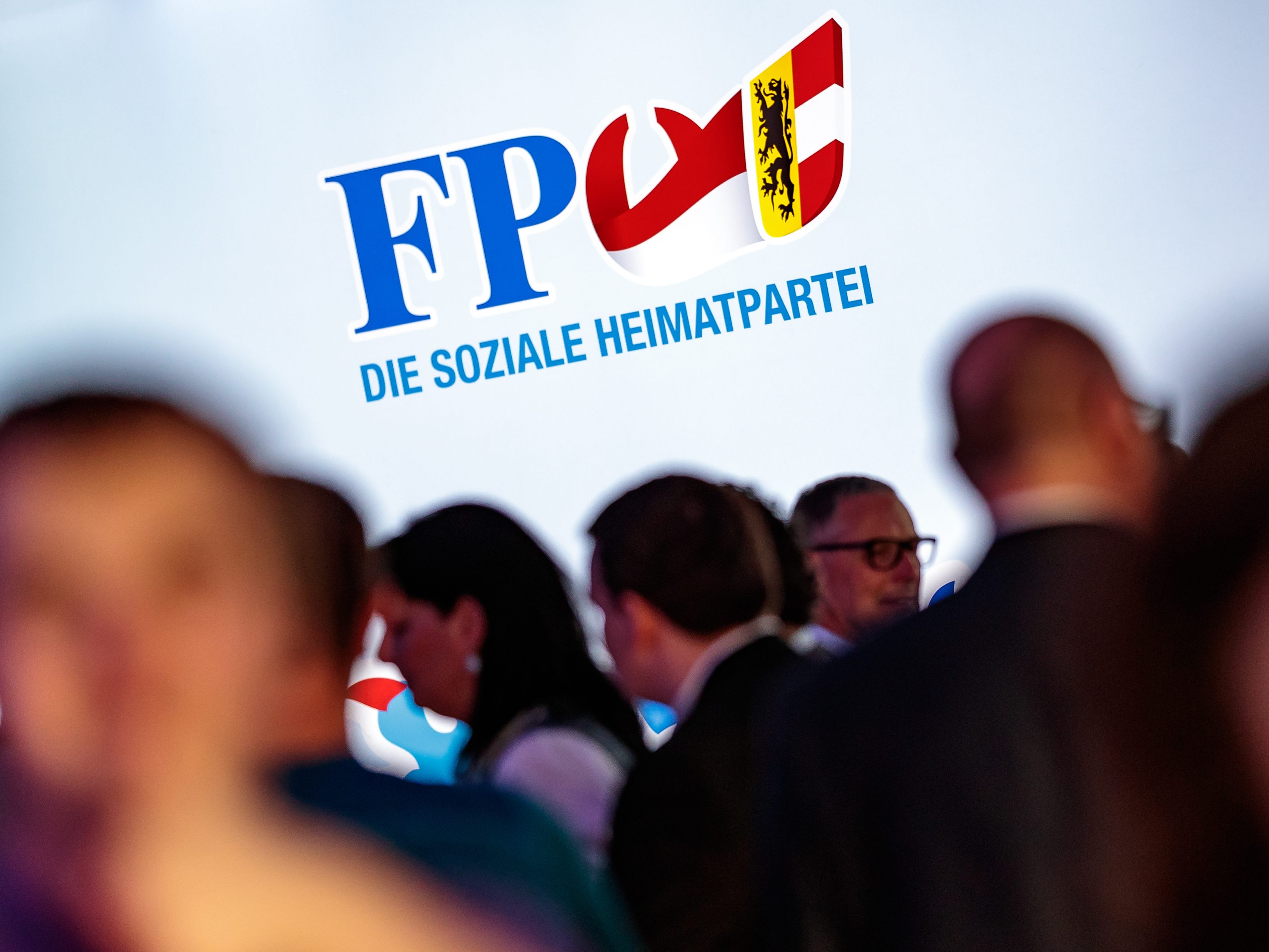 Die FPÖ legt laut Umfragen weiter zu. Die FPÖ legt laut Umfragen weiter zu.
