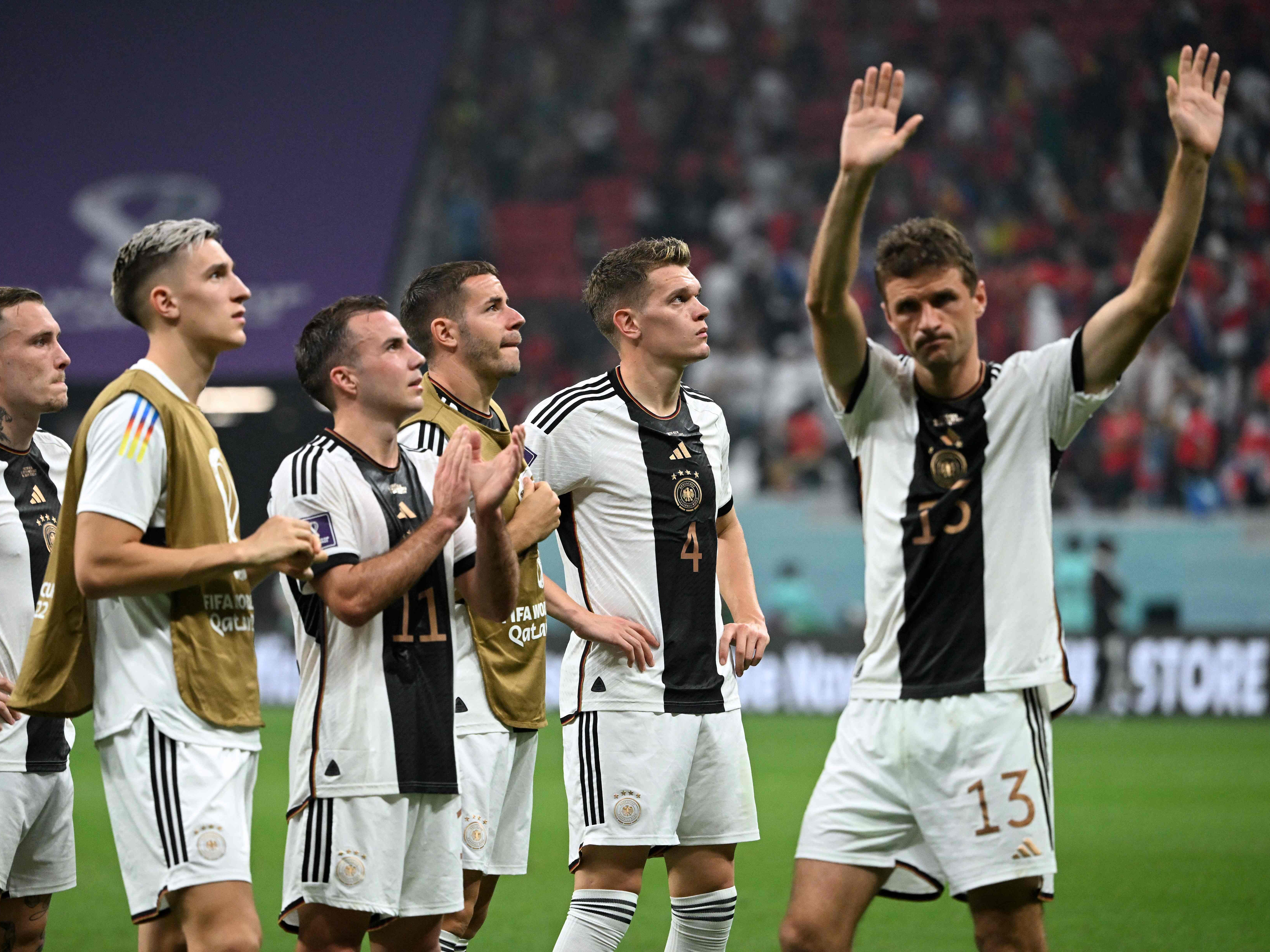 Fußball-WM: Deutschlands 4:2 umsonst: DFB-Elf scheitert erneut früh. Fußball-WM: Deutschlands 4:2 umsonst: DFB-Elf scheitert erneut früh.