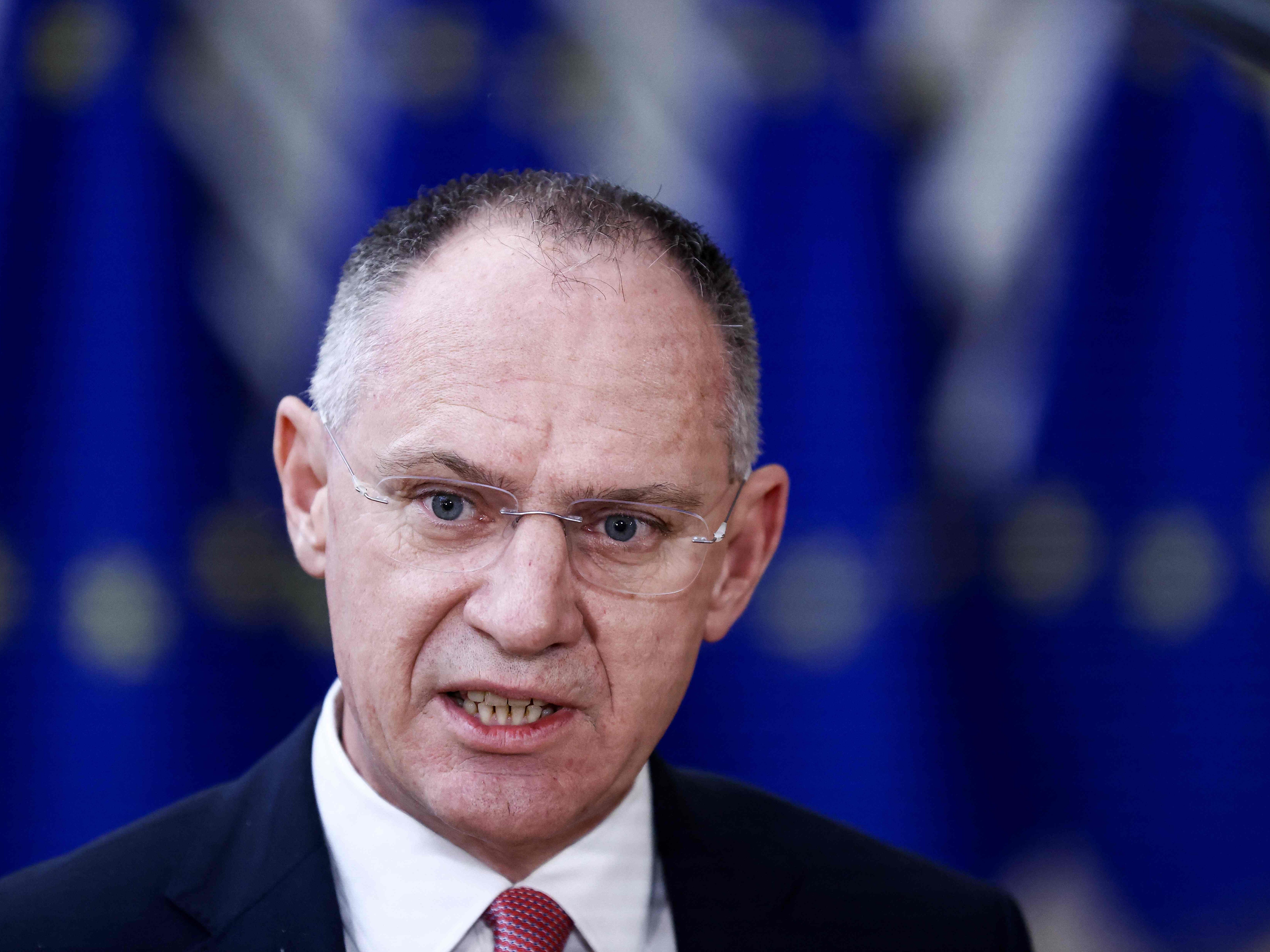 Innenminister Gerhard Karner (ÖVP) will den Status ukrainischer Vertriebener klären. Innenminister Gerhard Karner (ÖVP) will den Status ukrainischer Vertriebener klären.