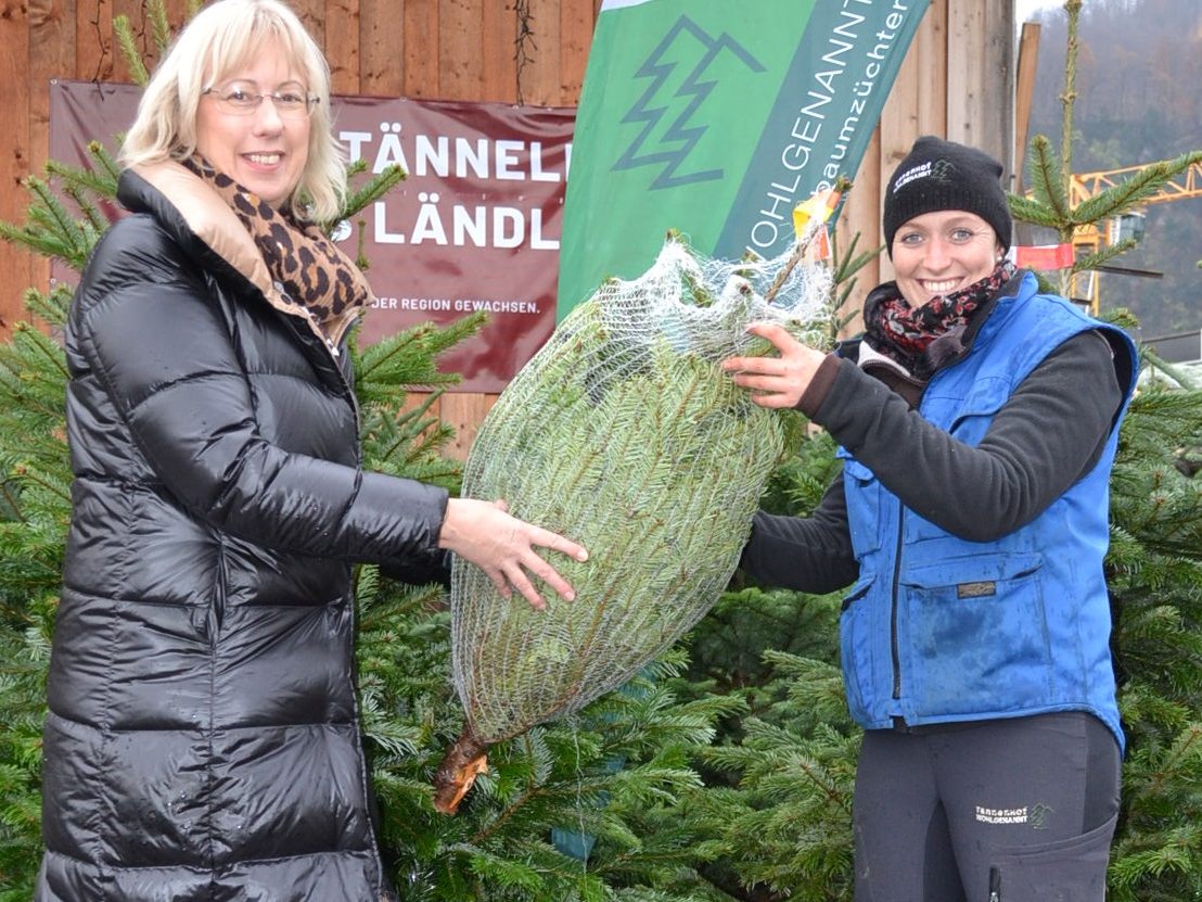 Heidi Dolensky von der Caritas mit Selina Wohlgenannt vom Tannenhof Wohlgenannt Heidi Dolensky von der Caritas mit Selina Wohlgenannt vom Tannenhof Wohlgenannt