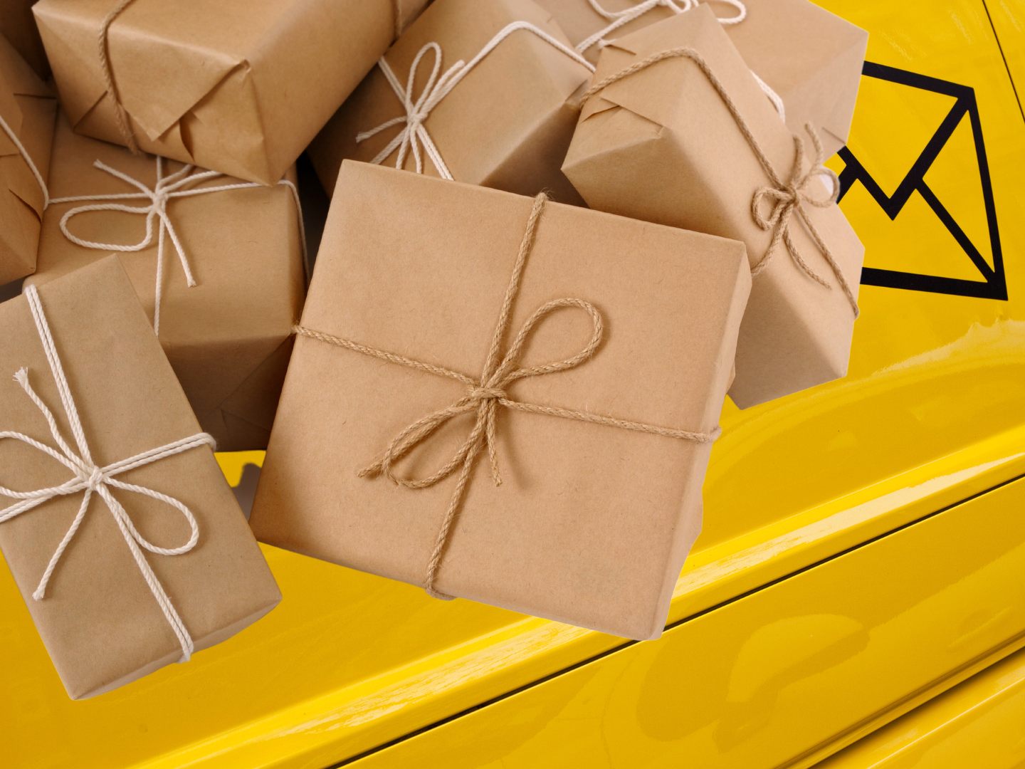 Die Aufgabefrist für innerösterreichische Pakete ist der 21. Dezember Die Aufgabefrist für innerösterreichische Pakete ist der 21. Dezember