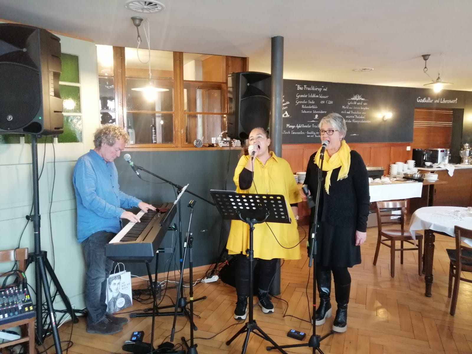 Benefiz-Brunch in Sulz mit "Mia & anTon". Benefiz-Brunch in Sulz mit "Mia & anTon".