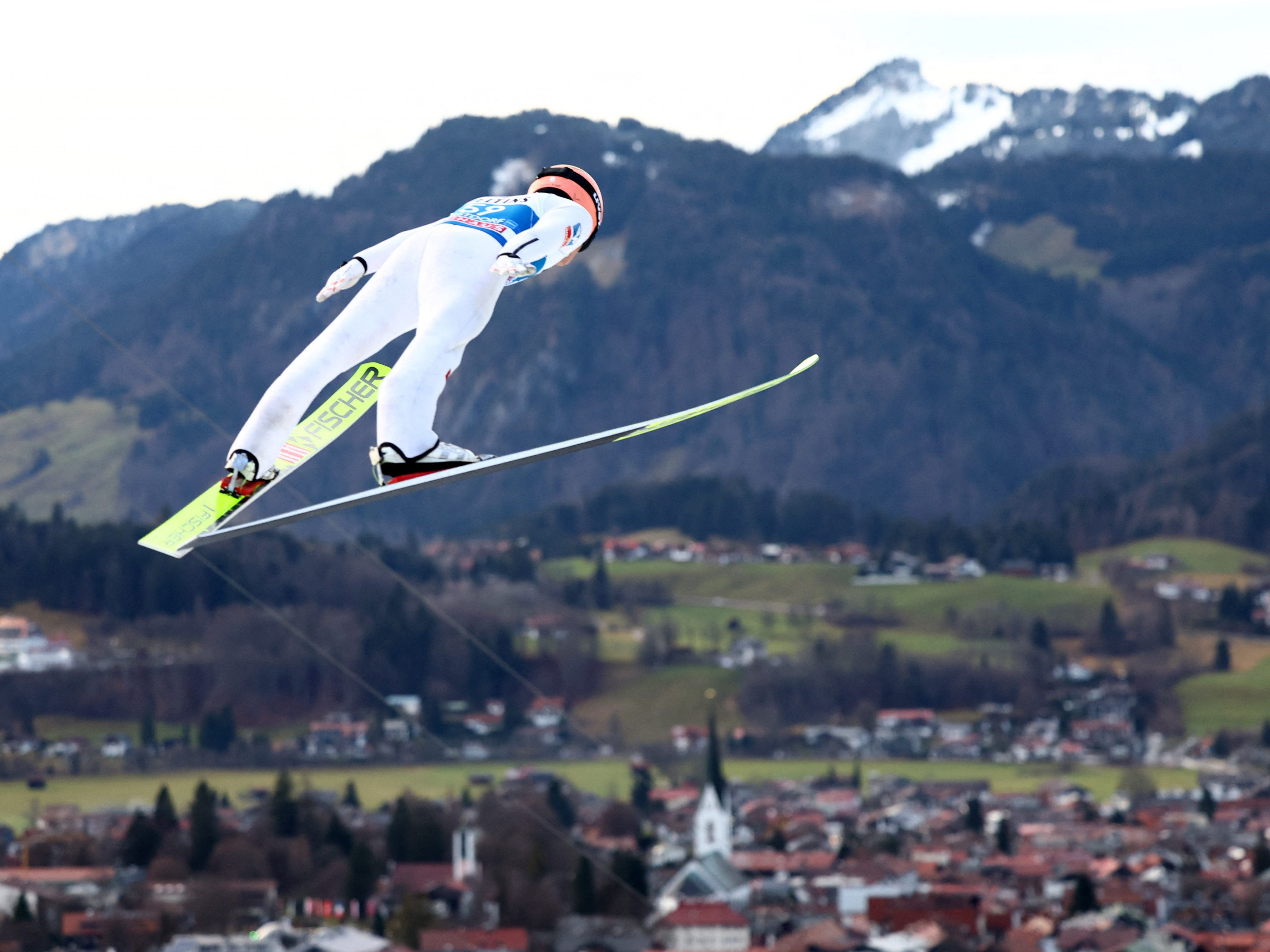 In der Qualifikation zum Tourneeauftakt in Oberstdorf flog Stefan Kraft noch ncht wirklich weit.