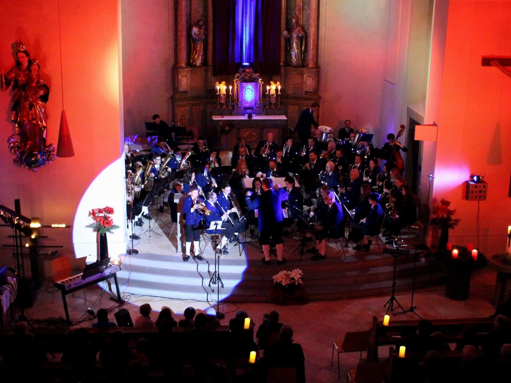 Einladung zum „Konzert zur Adventszeit“ des Musikvereines Lochau – ein blasmusikalisches Erlebnis für alle Sinne im wunderbaren Ambiente der Pfarrkirche. Einladung zum „Konzert zur Adventszeit“ des Musikvereines Lochau – ein blasmusikalisches Erlebnis für alle Sinne im wunderbaren Ambiente der Pfarrkirche.