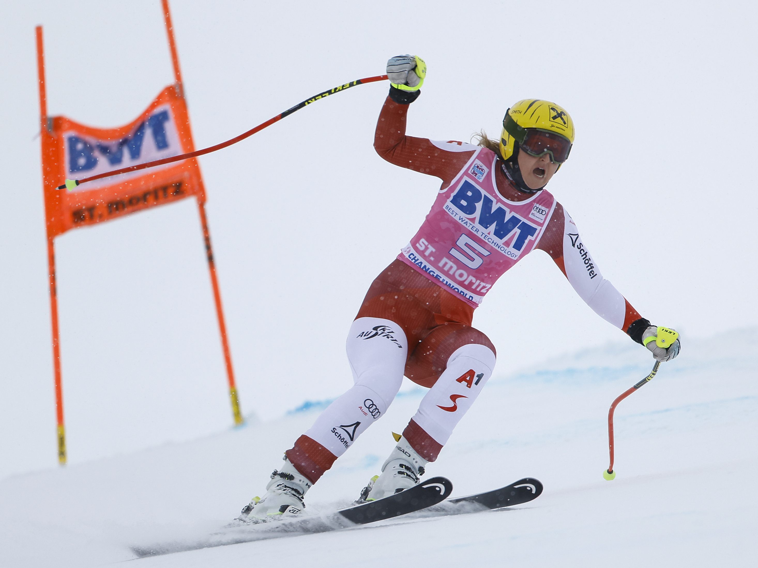 ÖSV-Rennläuferin Nina Ortlieb auf der Piste in St. Moritz. ÖSV-Rennläuferin Nina Ortlieb auf der Piste in St. Moritz.