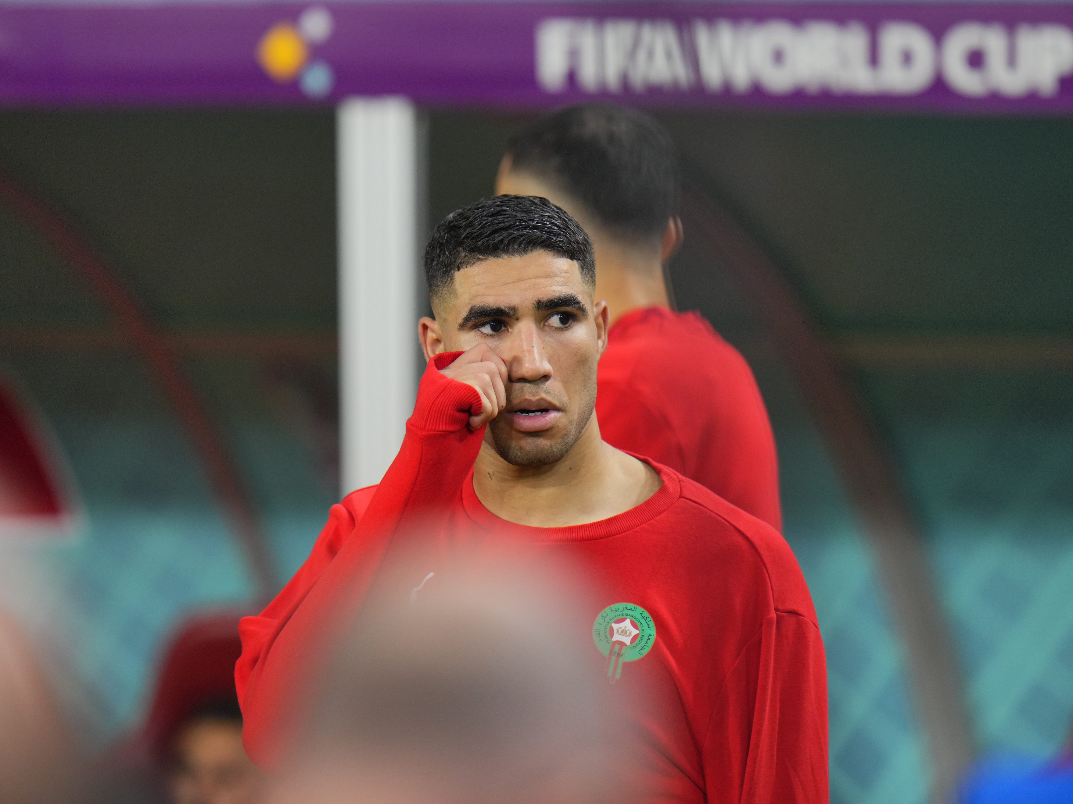 Marokkos Achraf Hakimi von Paris Saint-Germain entschuldigte sich bei FIFA-Präsident Gianni Infantino. Marokkos Achraf Hakimi von Paris Saint-Germain entschuldigte sich bei FIFA-Präsident Gianni Infantino.