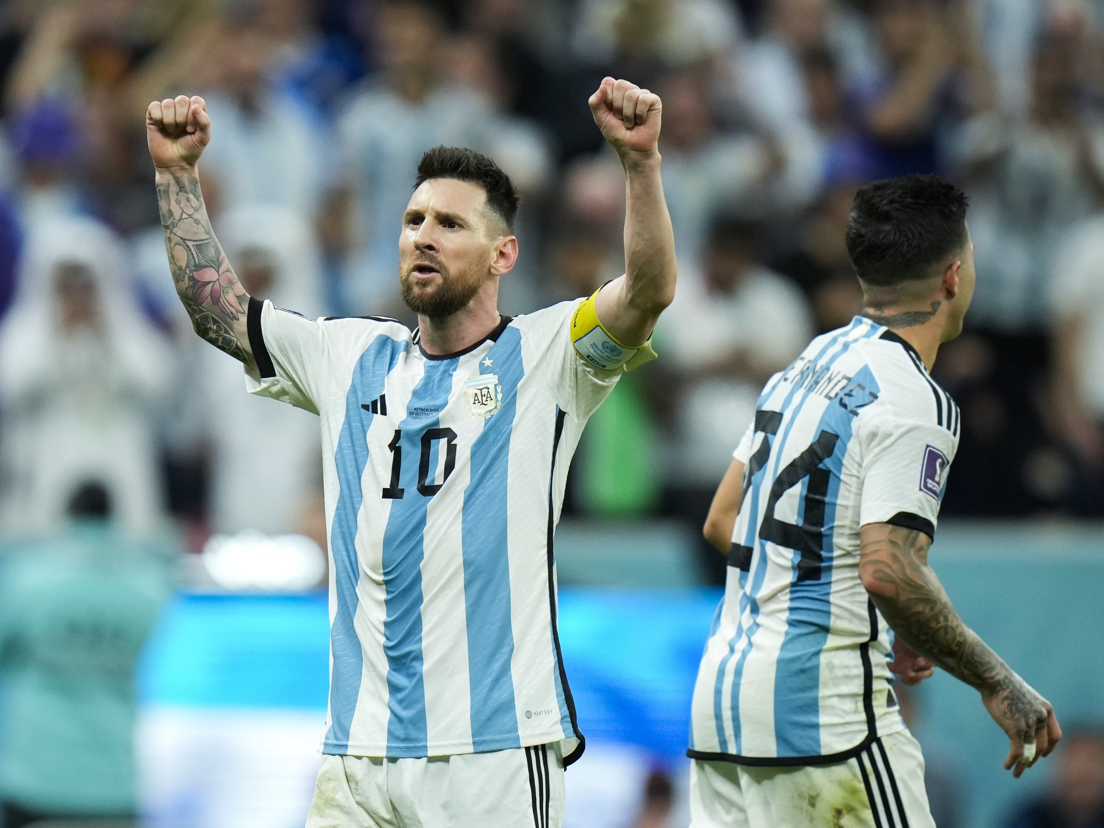 Lionel Messi feiert seinen zweiten Treffer für Argentinien im Viertelfinale gegen die Niederlande bei der Fußball-WM in Katar.