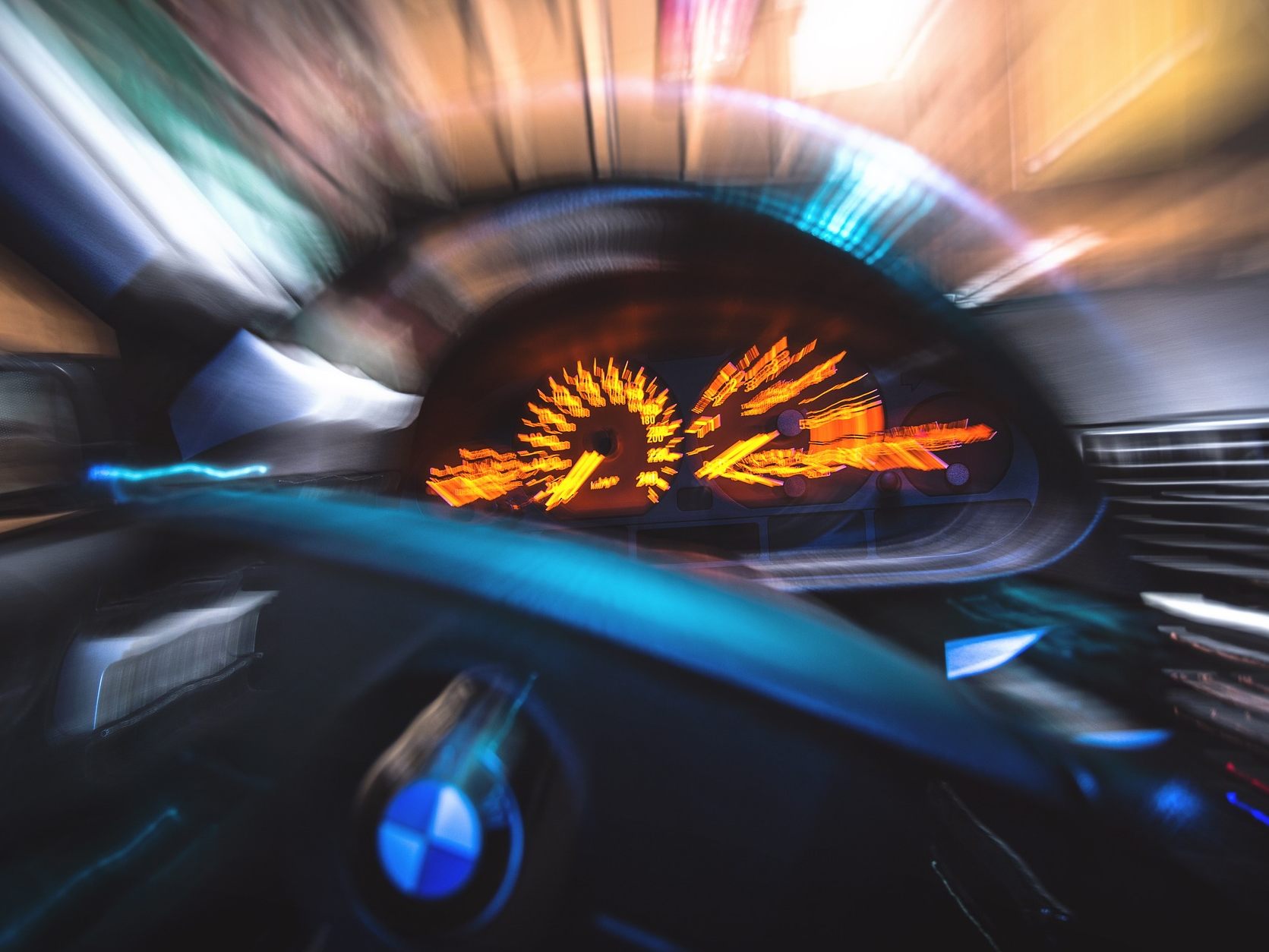 Extreme Raser könnten in Österreich künftig ihr Auto verlieren. Eine entsprechende Gesetzes-Novelle ist in Begutachtung. Extreme Raser könnten in Österreich künftig ihr Auto verlieren. Eine entsprechende Gesetzes-Novelle ist in Begutachtung.
