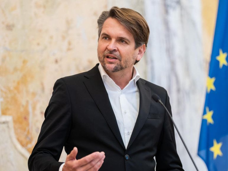 Sozialversicherungschef Peter Lehner will die Kompetenzen für die Spitäler von den Ländern zur Sozialversicherung verlagern. Sozialversicherungschef Peter Lehner will die Kompetenzen für die Spitäler von den Ländern zur Sozialversicherung verlagern.