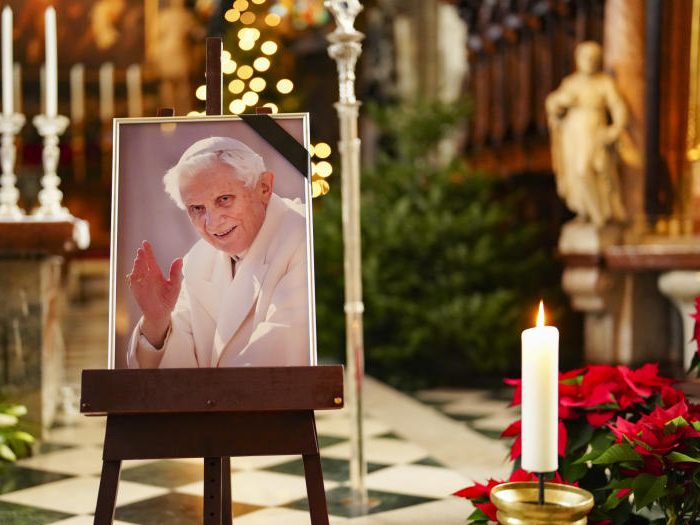 Zu dem Tod des ehemaligen Papstes Benedikt XVI. gibt es im Vatikan ein genaues Protokoll zu den Trauerfeierlichkeiten.