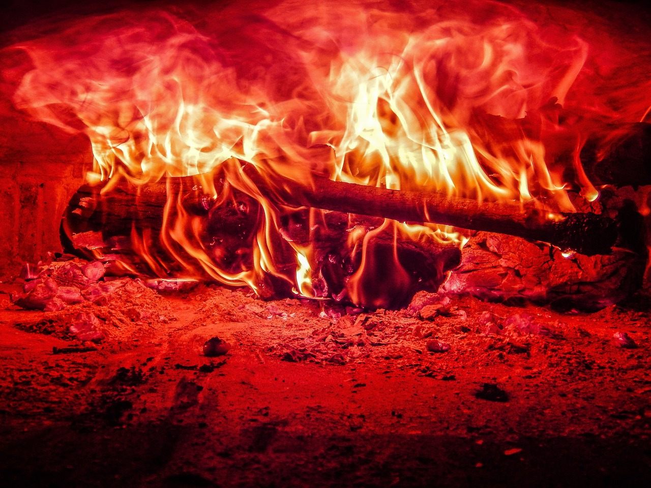 Brand mit Todesopfer in Ebergassing ging von Holzofen aus.