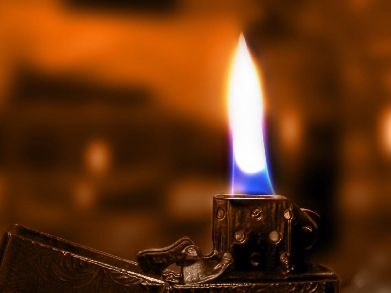 Das Opfer konnte dem versuchten Brandanschlag entgehen. Das Opfer konnte dem versuchten Brandanschlag entgehen.