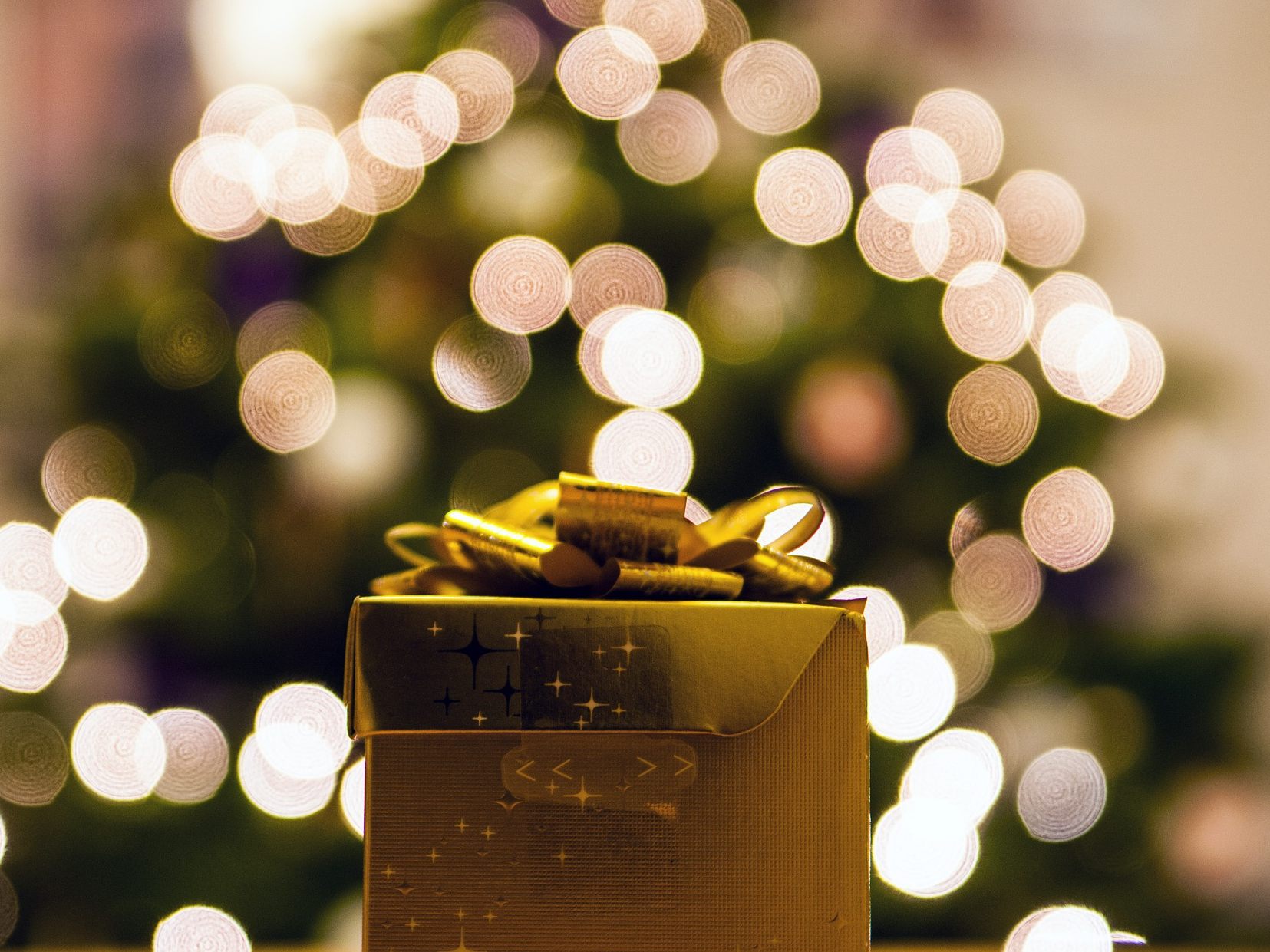 Jeder Dritte schnallt wegen der Teuerung den Gürtel zu Weihnachten enger.