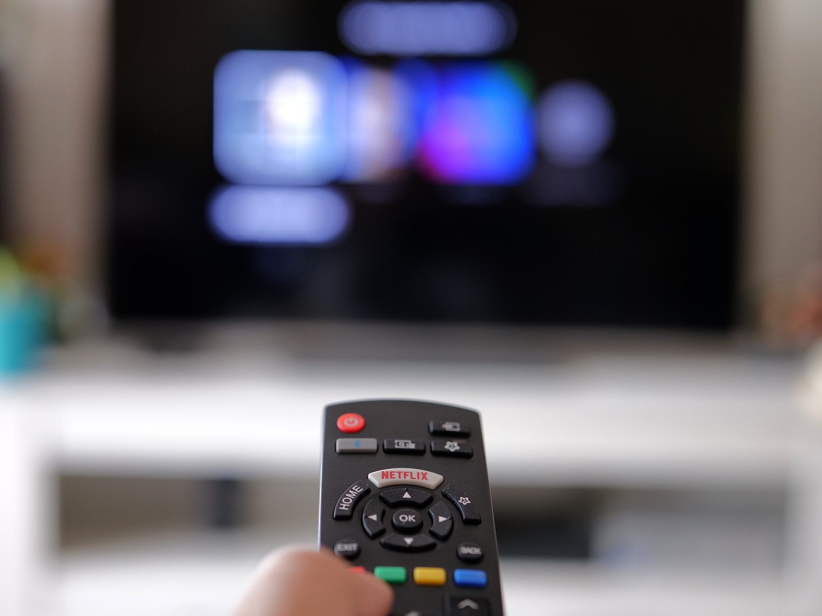 Laut einer Studie werden in Zukunft alle Streamingdienste werbefinanziert sein. Laut einer Studie werden in Zukunft alle Streamingdienste werbefinanziert sein.