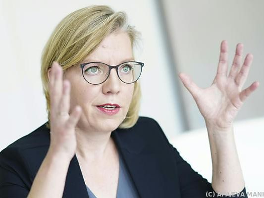 Leonore Gewessler erteilt umstrittener Erdgasfördermethode eine Absage