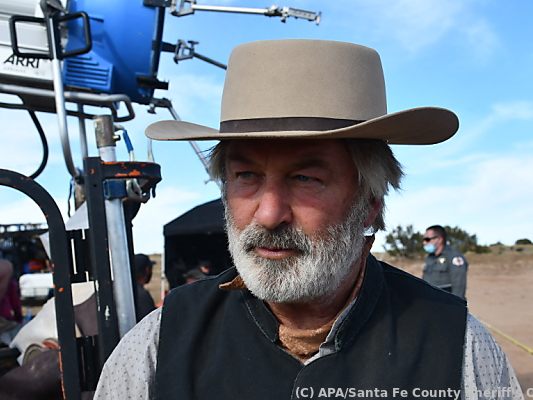 Alec Baldwin am Set von "Rust" nach dem tödlichen Vorfall Alec Baldwin am Set von "Rust" nach dem tödlichen Vorfall