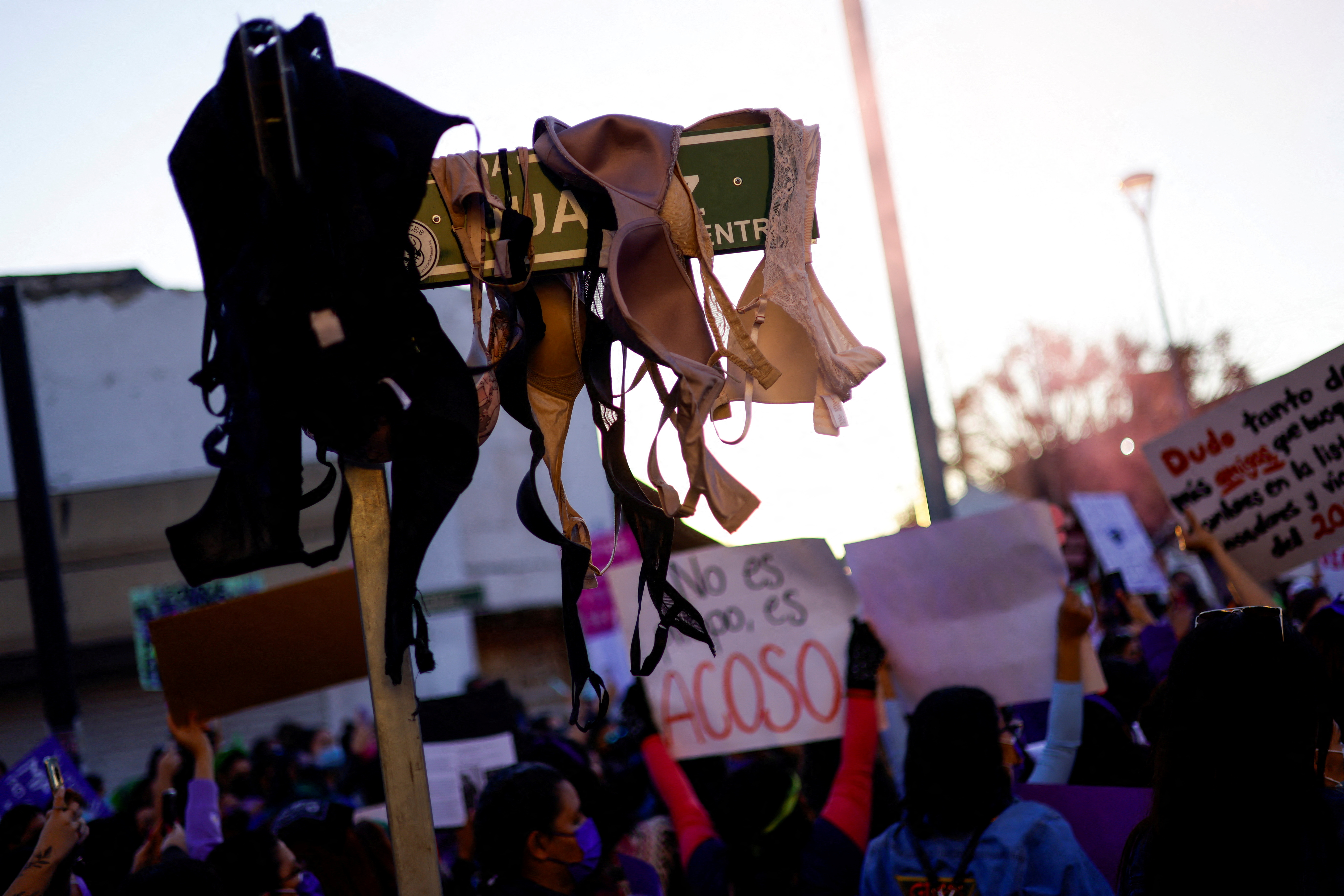 Frauen protestieren in Mexico am Weltfrauentag Frauen protestieren in Mexico am Weltfrauentag