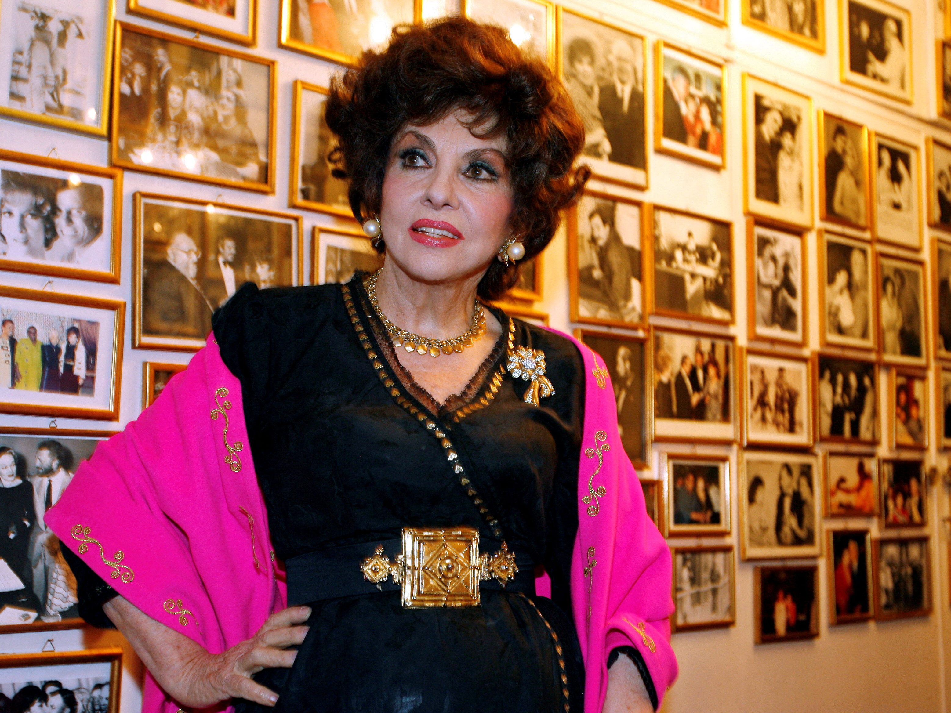 Gina Lollobrigida - hier im Jahr 2006 zu sehen - starb am Montag. Eine Trauerzeremonie ist diese Woche in Rom geplant. Gina Lollobrigida - hier im Jahr 2006 zu sehen - starb am Montag. Eine Trauerzeremonie ist diese Woche in Rom geplant.
