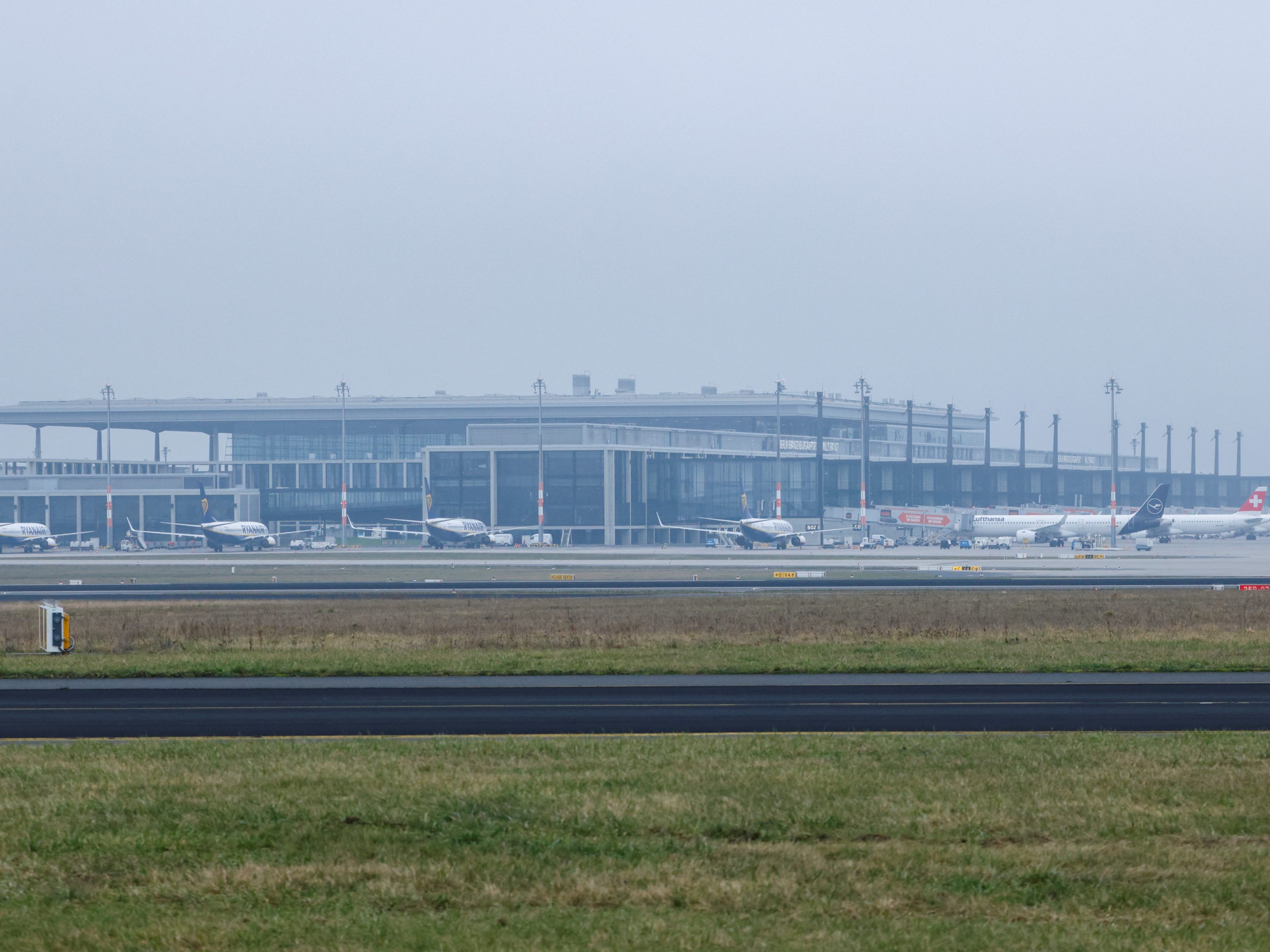 Das Bild zeigt den Flughafen Berlin am Mittwoch. Das Bild zeigt den Flughafen Berlin am Mittwoch.