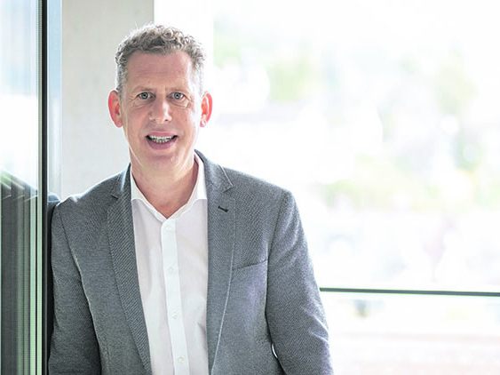 Weiterbildung darf nie an den Kosten scheitern, betont AK-Präsident Bernhard Heinzle. Deshalb unterstützt die AK Vorarlbergs Arbeitnehmer:innen mit dem Bildungsgutschein. (Foto: Lukas Hämmerle) Weiterbildung darf nie an den Kosten scheitern, betont AK-Präsident Bernhard Heinzle. Deshalb unterstützt die AK Vorarlbergs Arbeitnehmer:innen mit dem Bildungsgutschein. (Foto: Lukas Hämmerle)