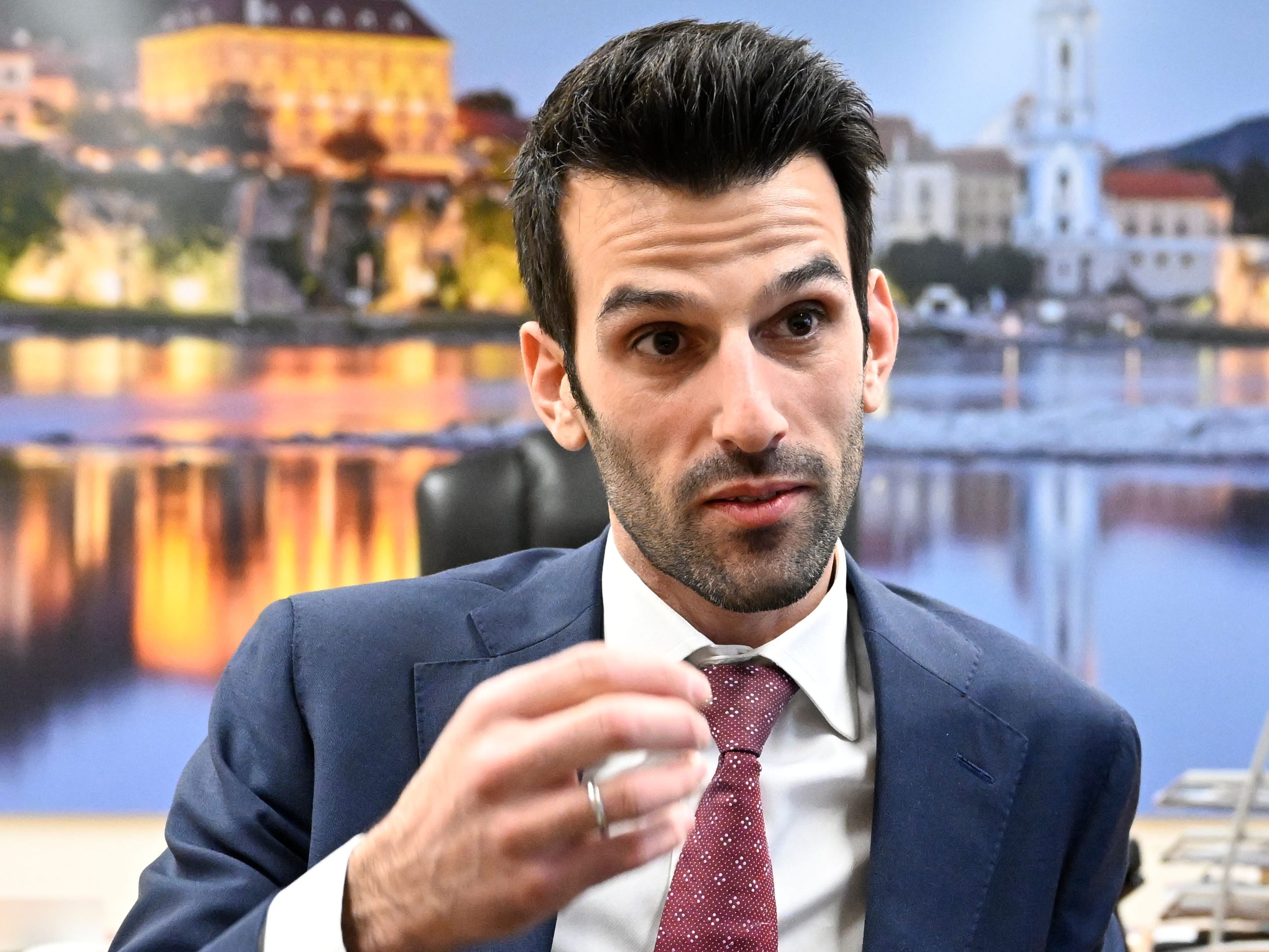 Laut FPÖ-Landeshauptmann Udo Landbauer wird die NÖ-Wahl eine "Schicksalswahl". Laut FPÖ-Landeshauptmann Udo Landbauer wird die NÖ-Wahl eine "Schicksalswahl".