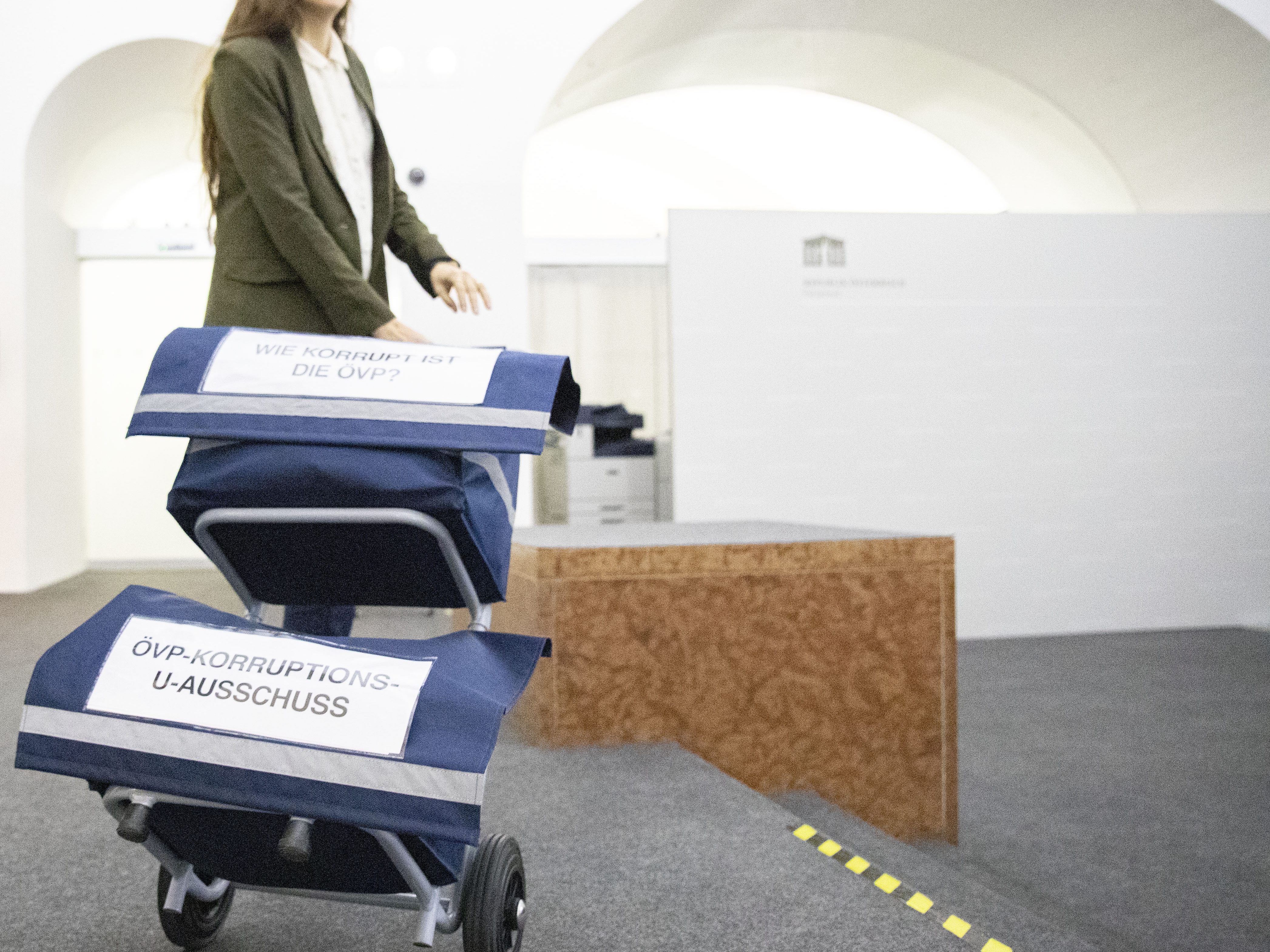 Die Zeit für die abschließende Befragung zum ÖVP-Korruptions-U-Ausschuss wird langsam knapp.