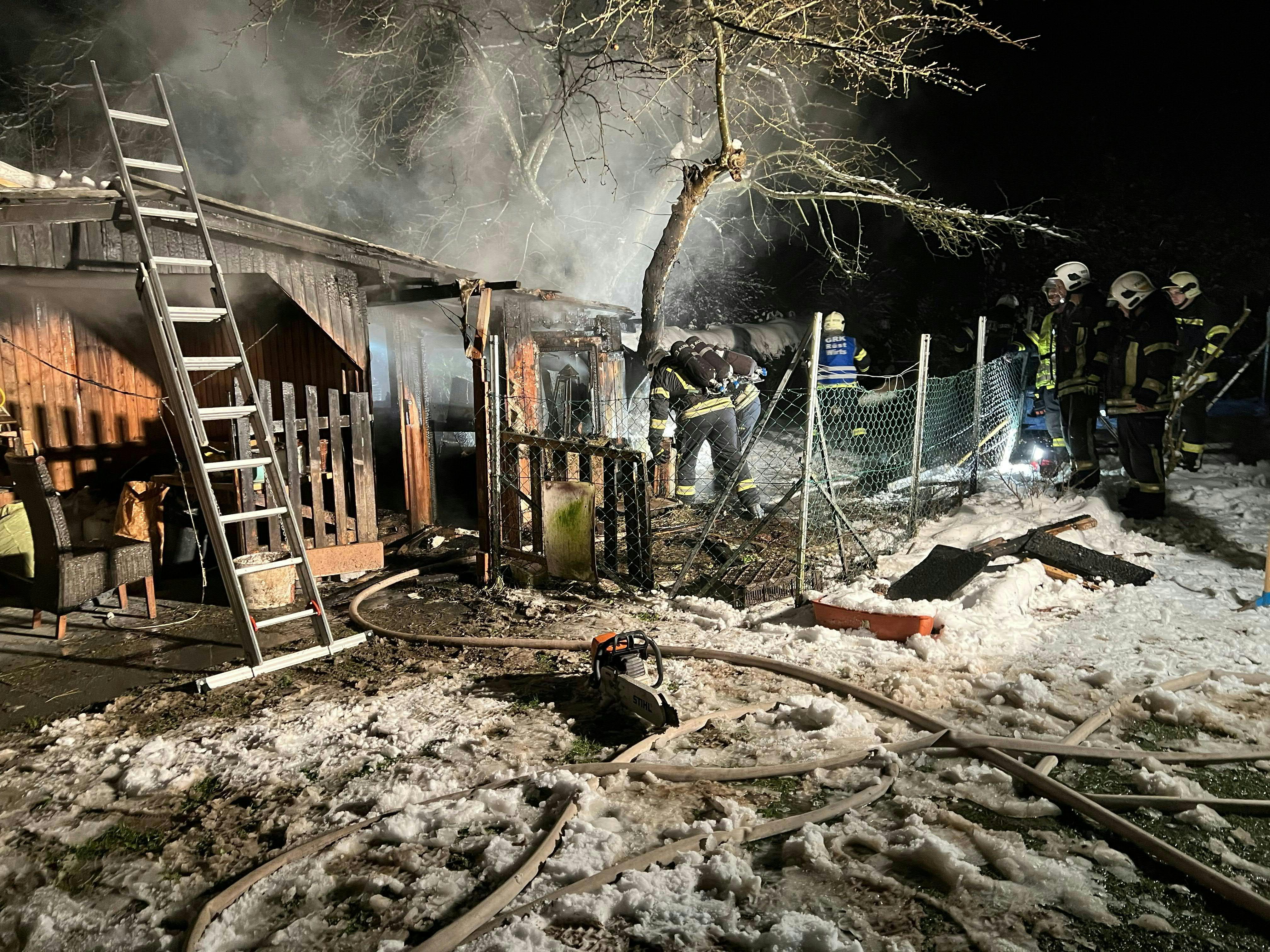Bezirk Waidhofen an der Ybbs: Schuppen brannte.