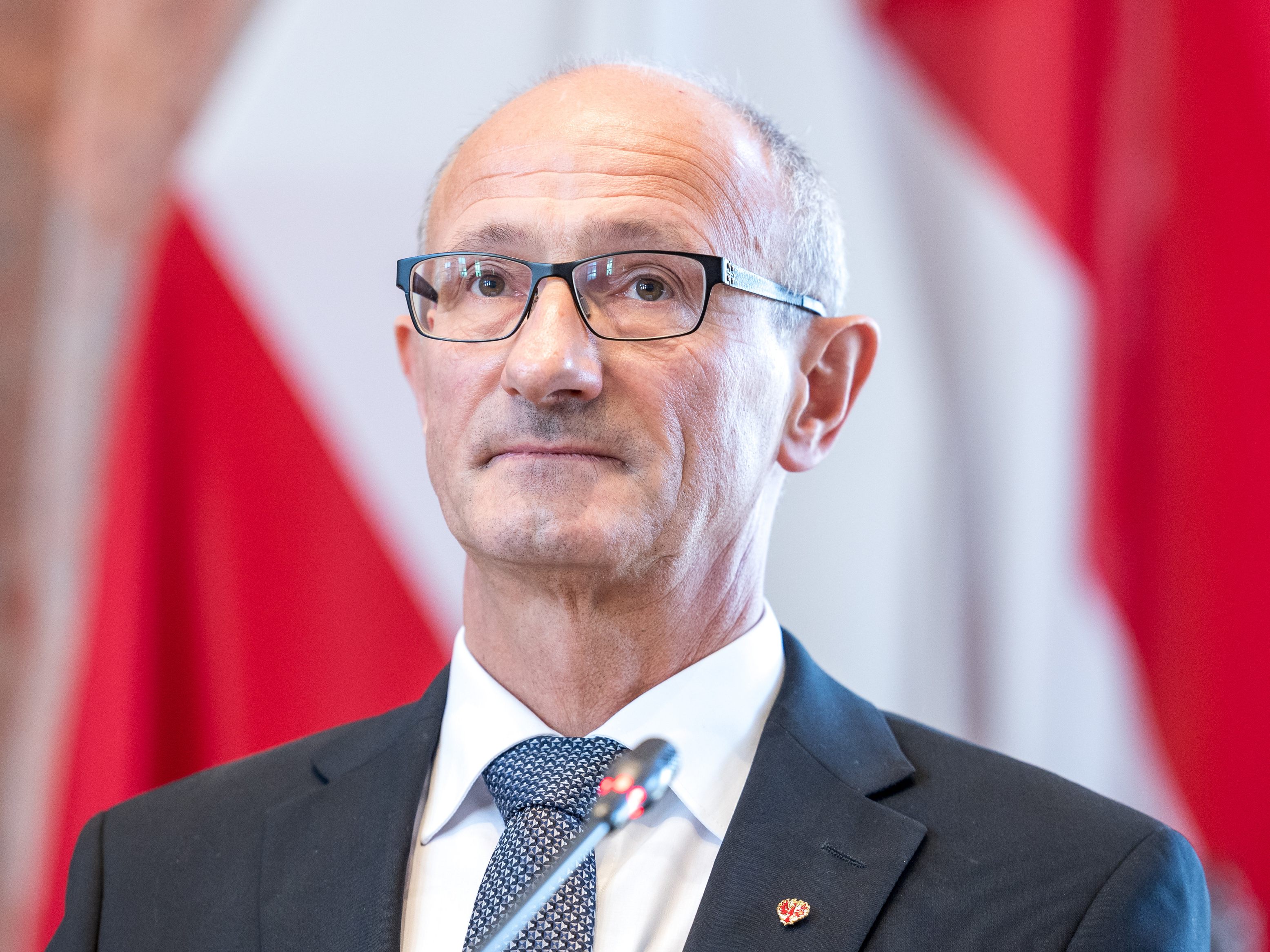 Klima-Kleber: Mattle ist "durchaus für einen scharfen Weg".