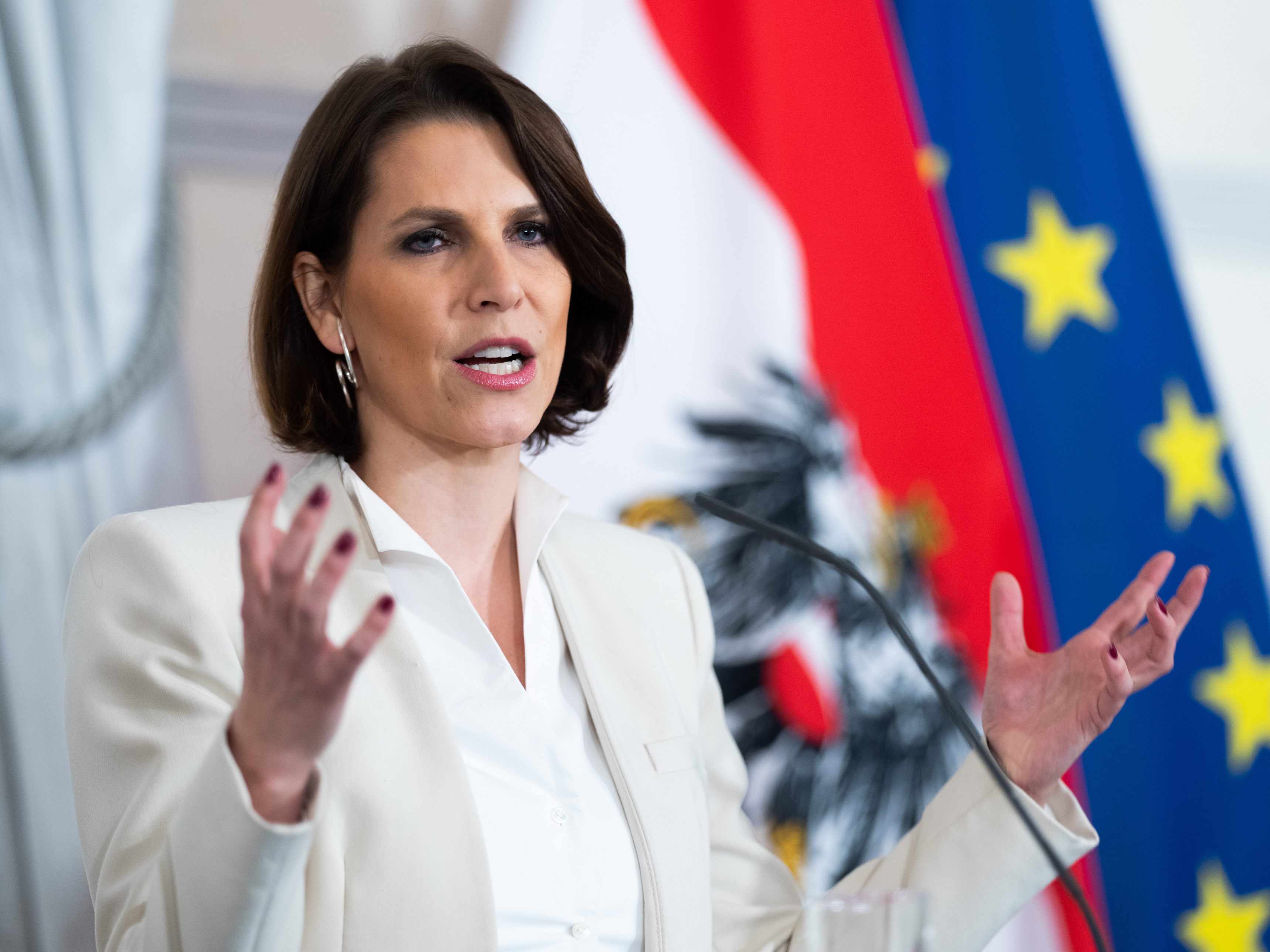 Karoline Edtstadler die ungarische Europa- und Justizministerin Judit Varga in Wien.