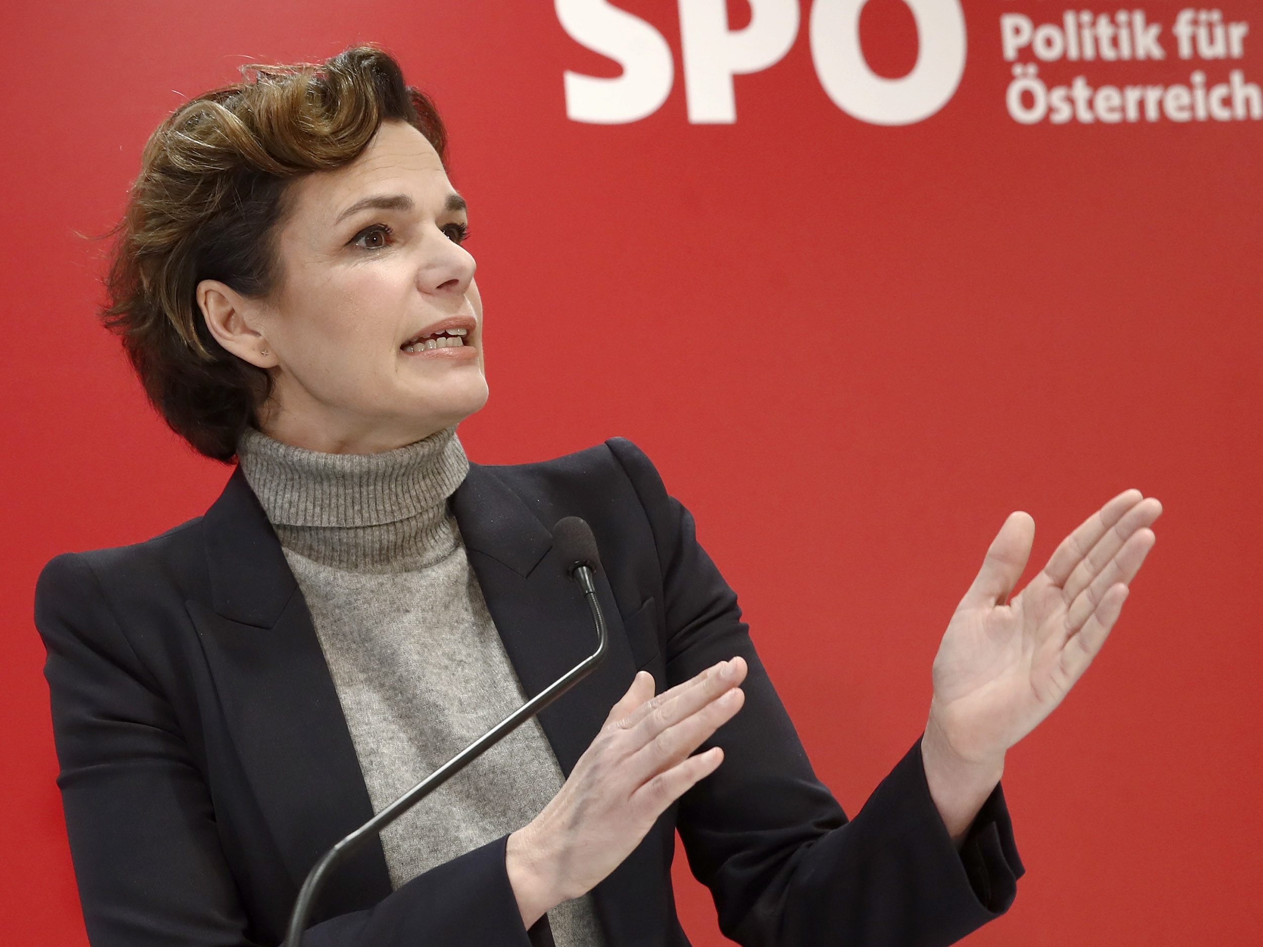 SPÖ-Chefin Pamela Rendi-Wagner drängt auf Gewaltschutzambulanzen für Missbrauchsopfer.