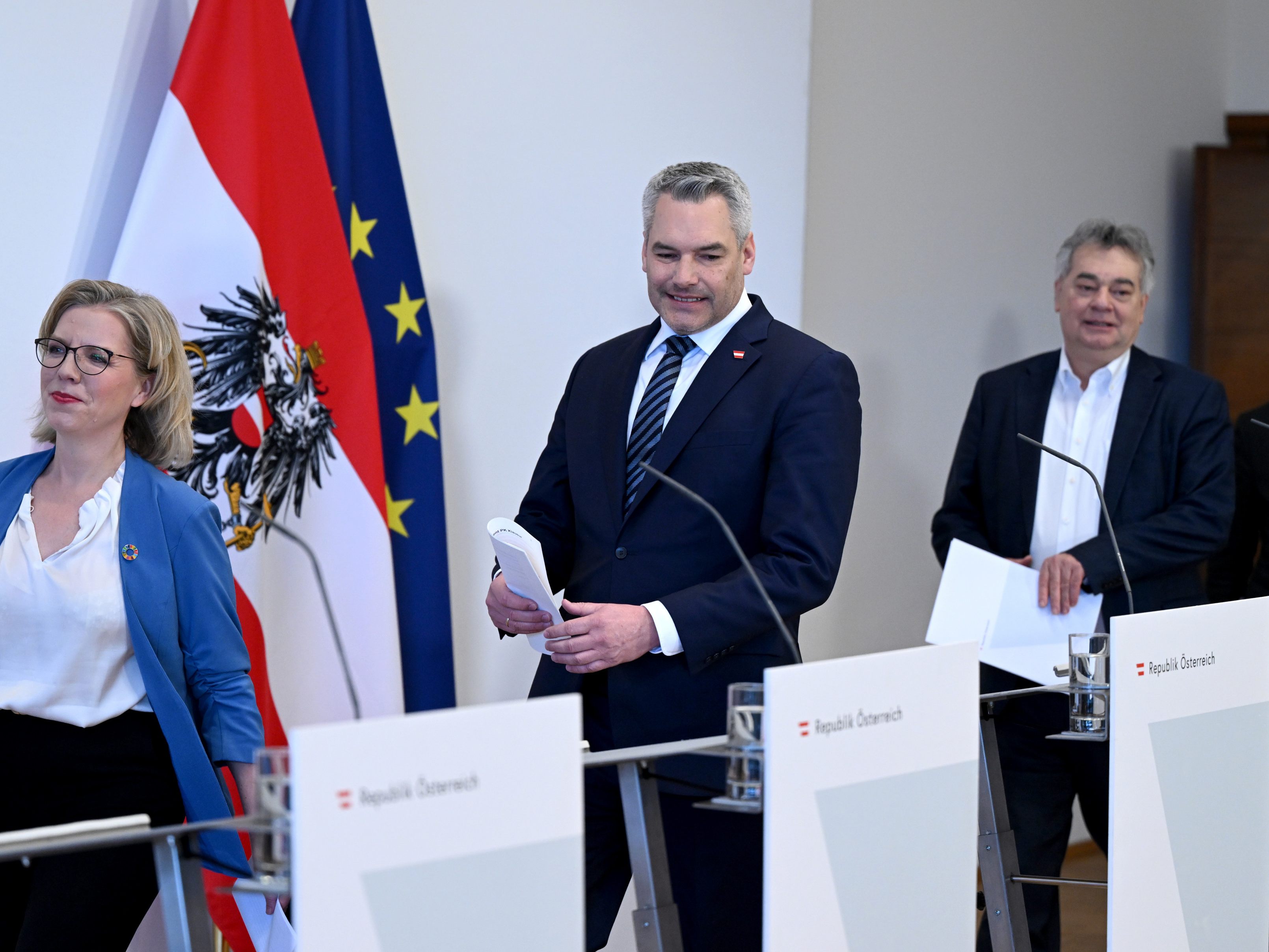 UVP-Novelle und neues "Erneuerbaren-Ausbau-Beschleunigungs-Gesetz" UVP-Novelle und neues "Erneuerbaren-Ausbau-Beschleunigungs-Gesetz"