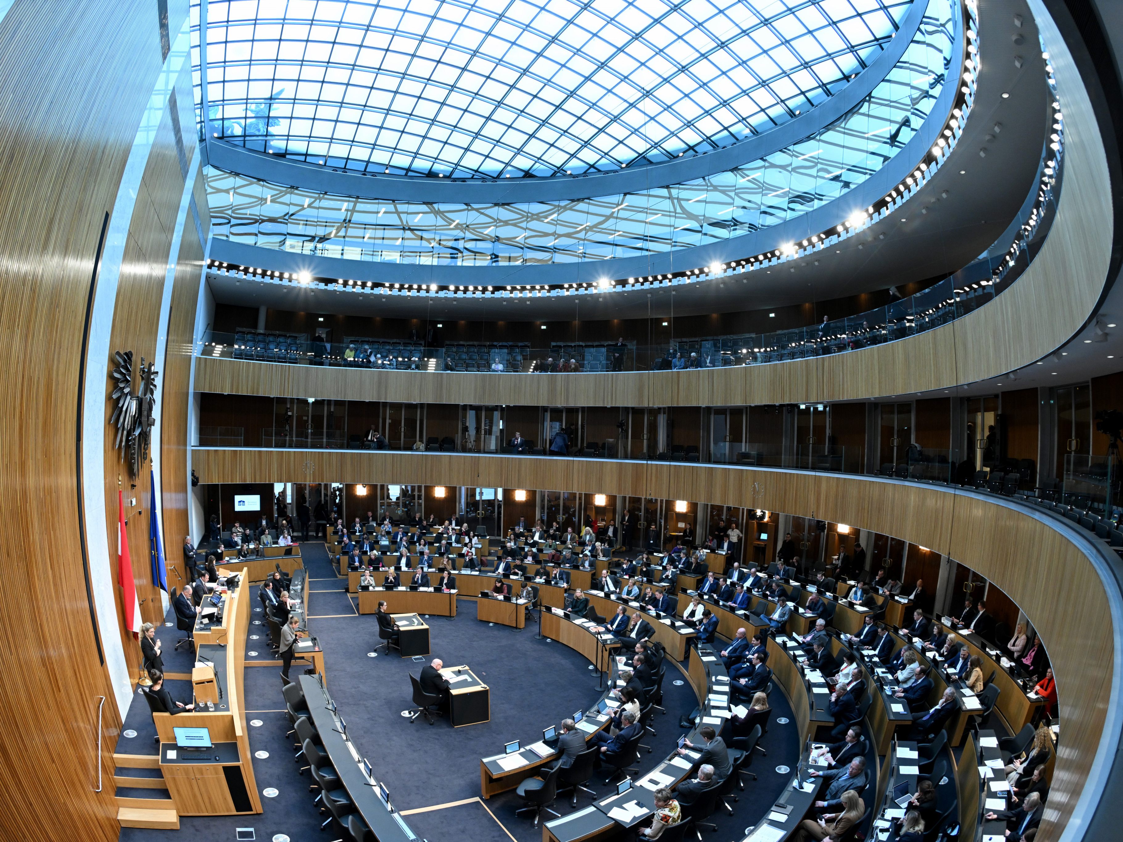 Ausweitung von Stromkostenbremse für Haushalte mit über drei Personen ist beschlossen worden. Ausweitung von Stromkostenbremse für Haushalte mit über drei Personen ist beschlossen worden.