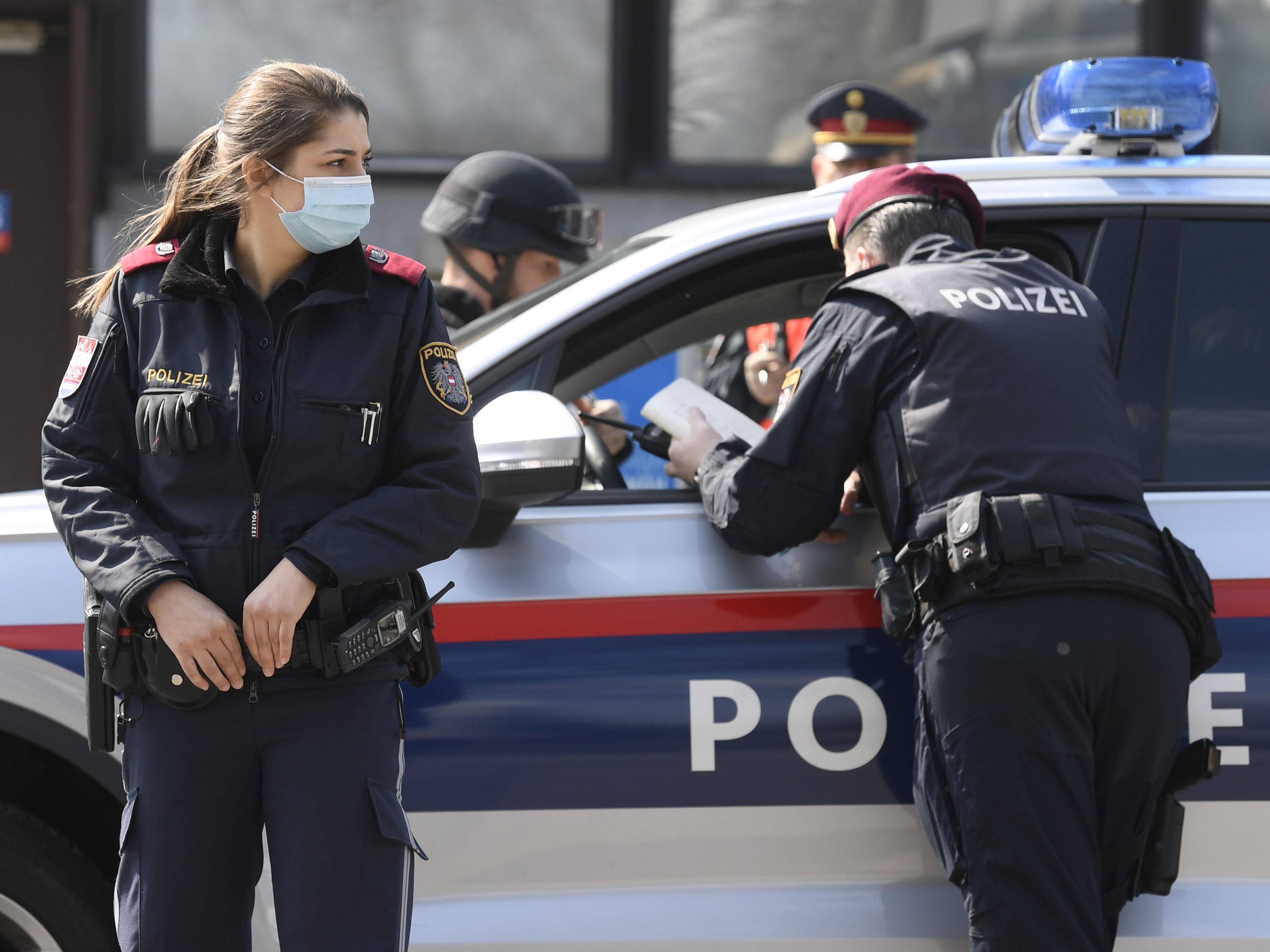 Bei einem Klima-Protest in Wien kam es zu einem Zwischenfall. Bei einem Klima-Protest in Wien kam es zu einem Zwischenfall.