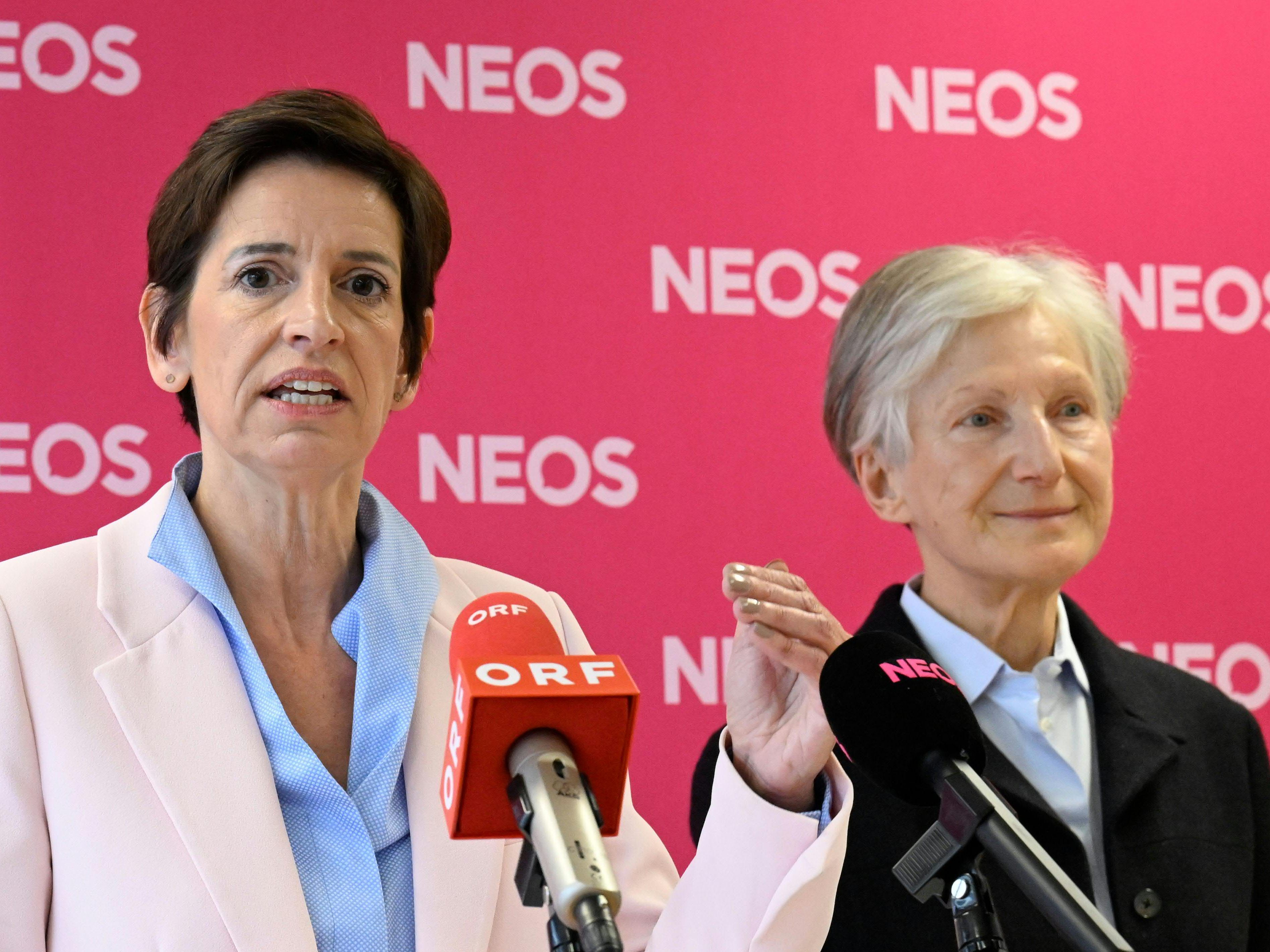 NEOS-Spitzenkandidatin Collini und Irmgrad Griss präsentierten ihre Forderungen an die Politik.