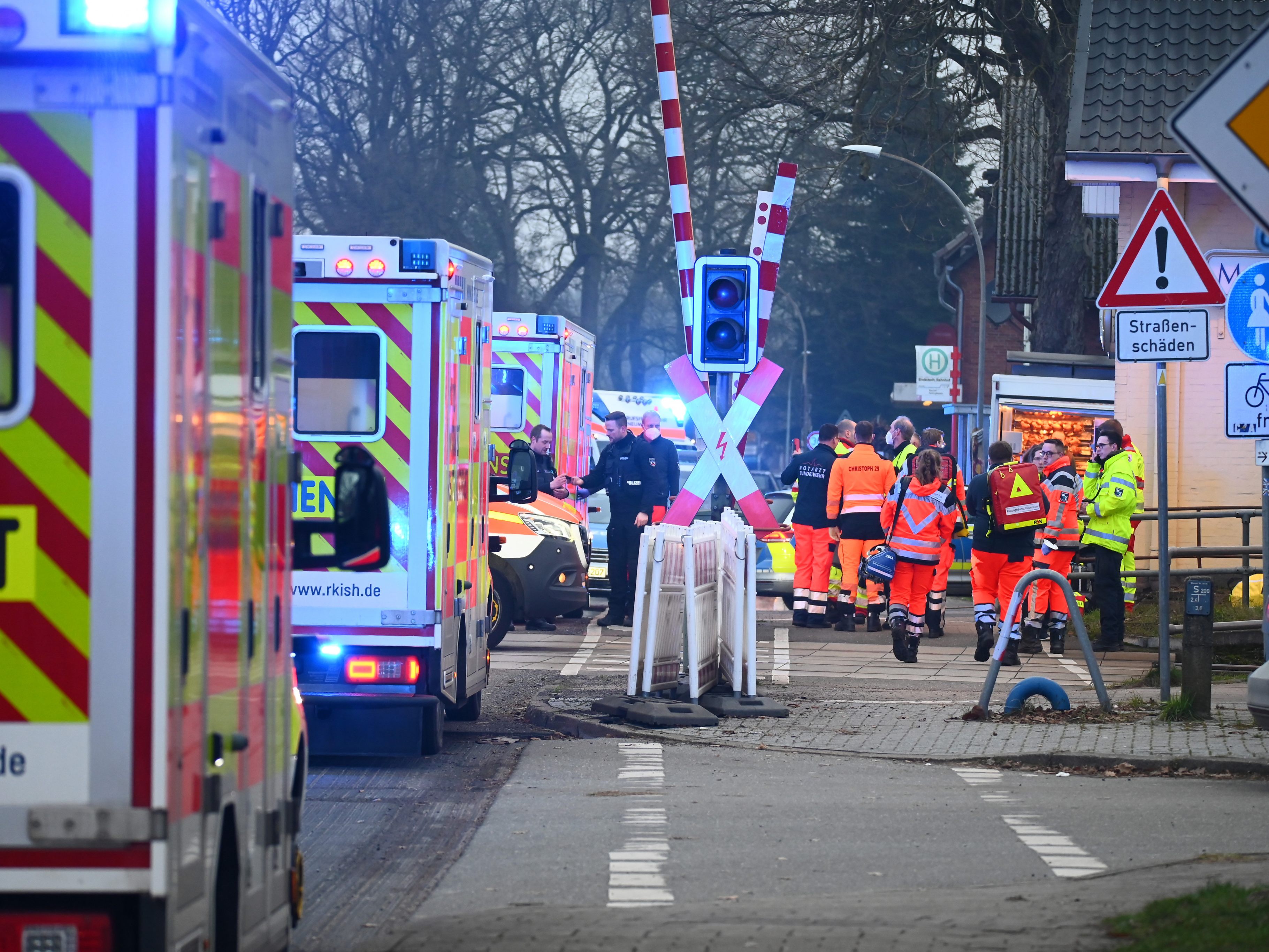 Bei einer Messerattacke wurden zwei Menschen getötet und fünf weitere verletzt. Bei einer Messerattacke wurden zwei Menschen getötet und fünf weitere verletzt.