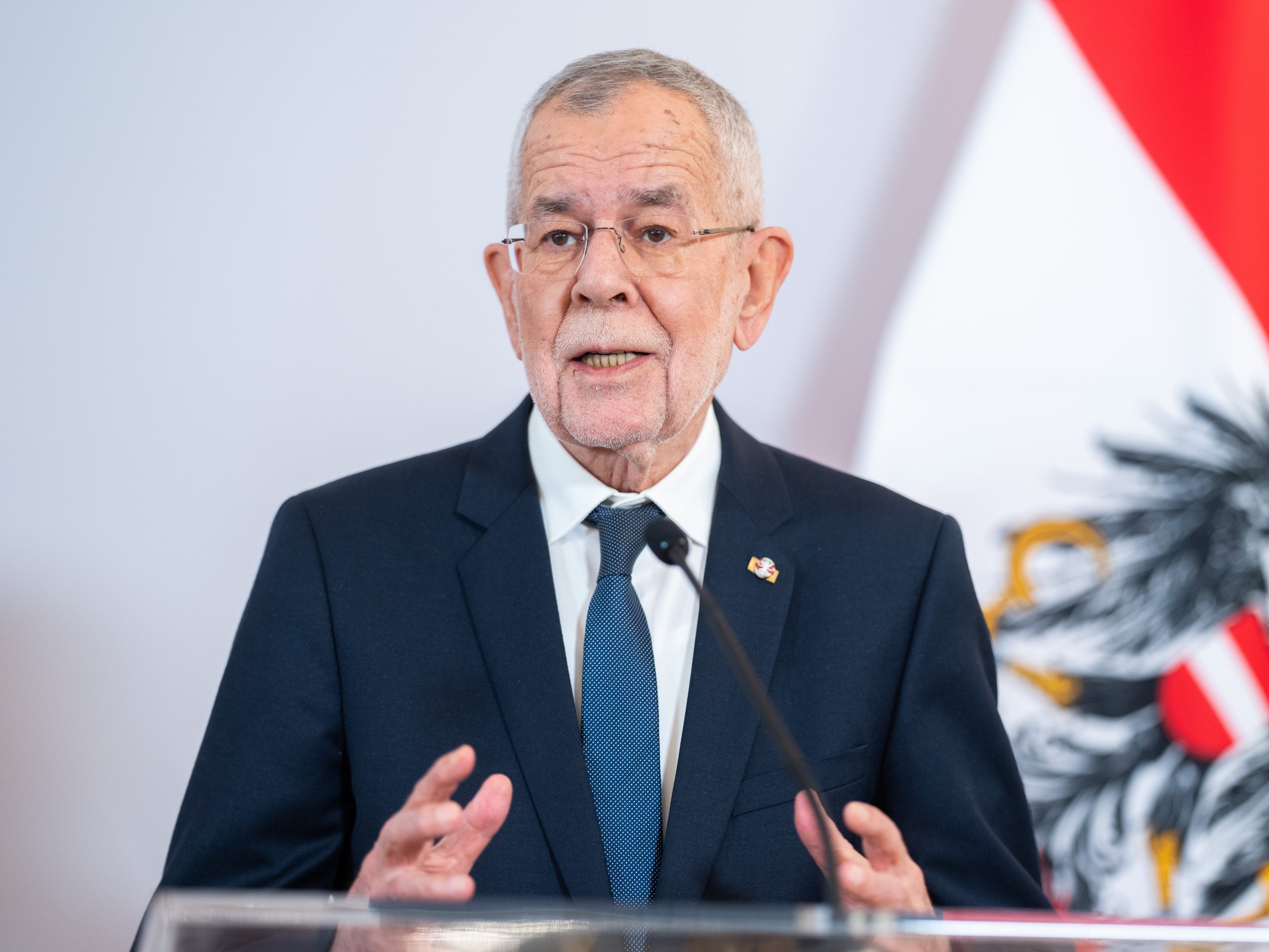 Van der Bellen traf in Bratislava mit der Präsidentin zusammen. Van der Bellen traf in Bratislava mit der Präsidentin zusammen.